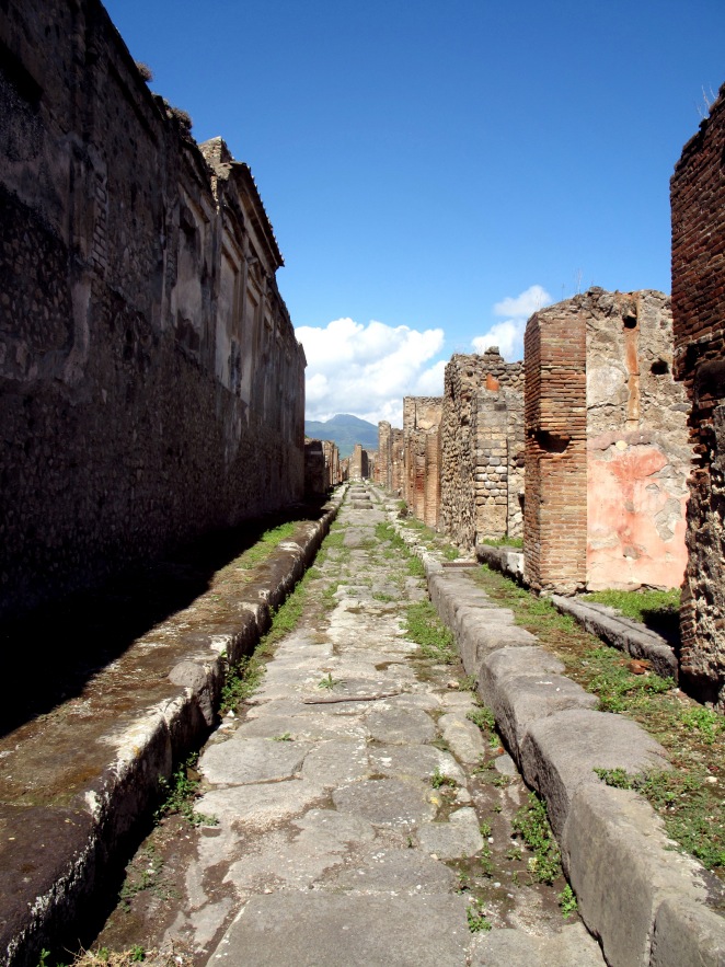 Pompei_perspective street_ruins.JPG