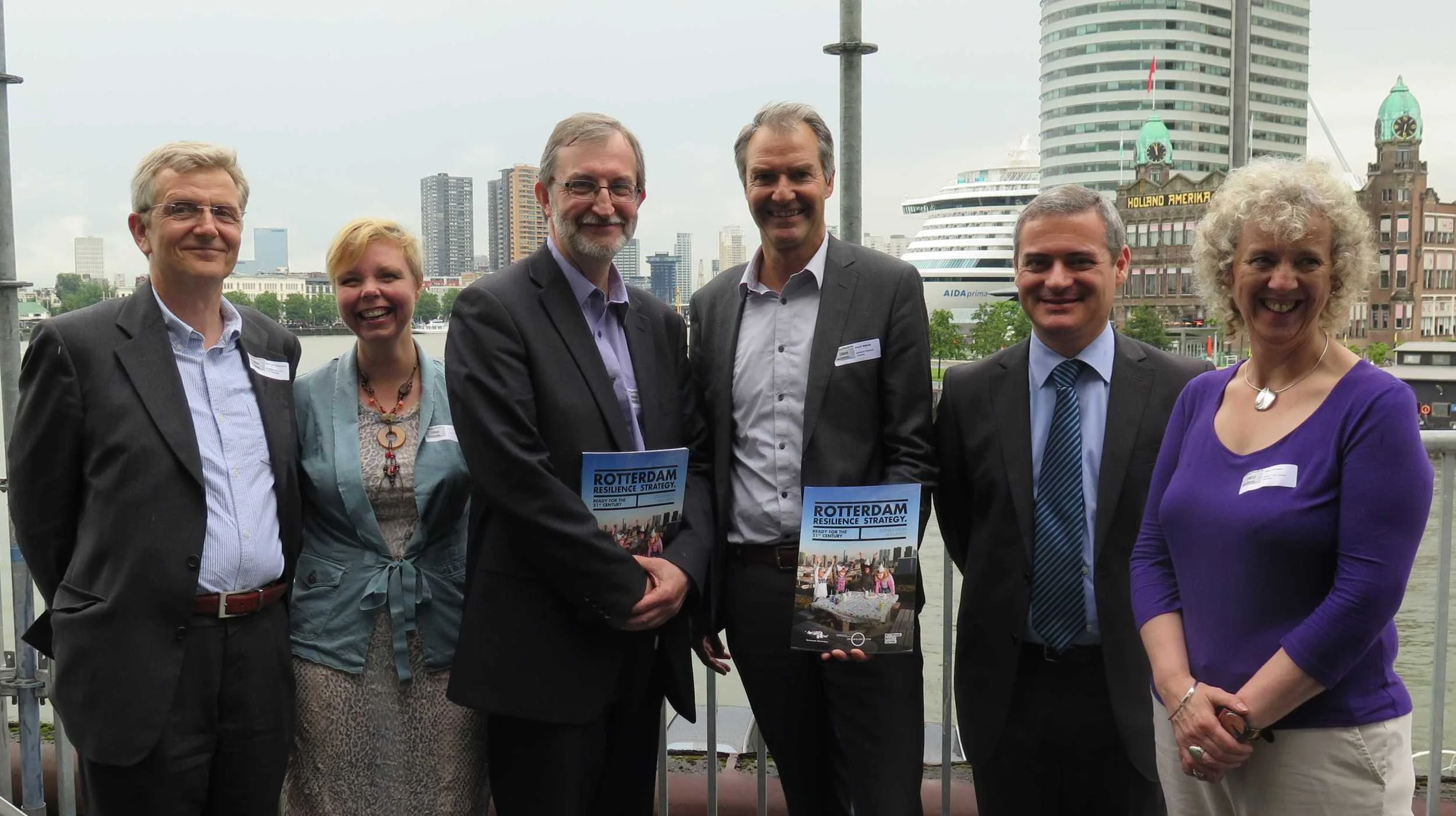 Chief Resilience Officer of Rotterdam Arnoud Molenaar together with Chair of COST action 1206 Sub-Urban Diarmad Campbell (BGS) and representatives from the Resilience City Lisbon Paulo P. Pais and Resilient City Glasgow Cathy Johnston, together with Ignace van Campenhout from Rotterdam Municipality and Sub-Urban member and colleague.