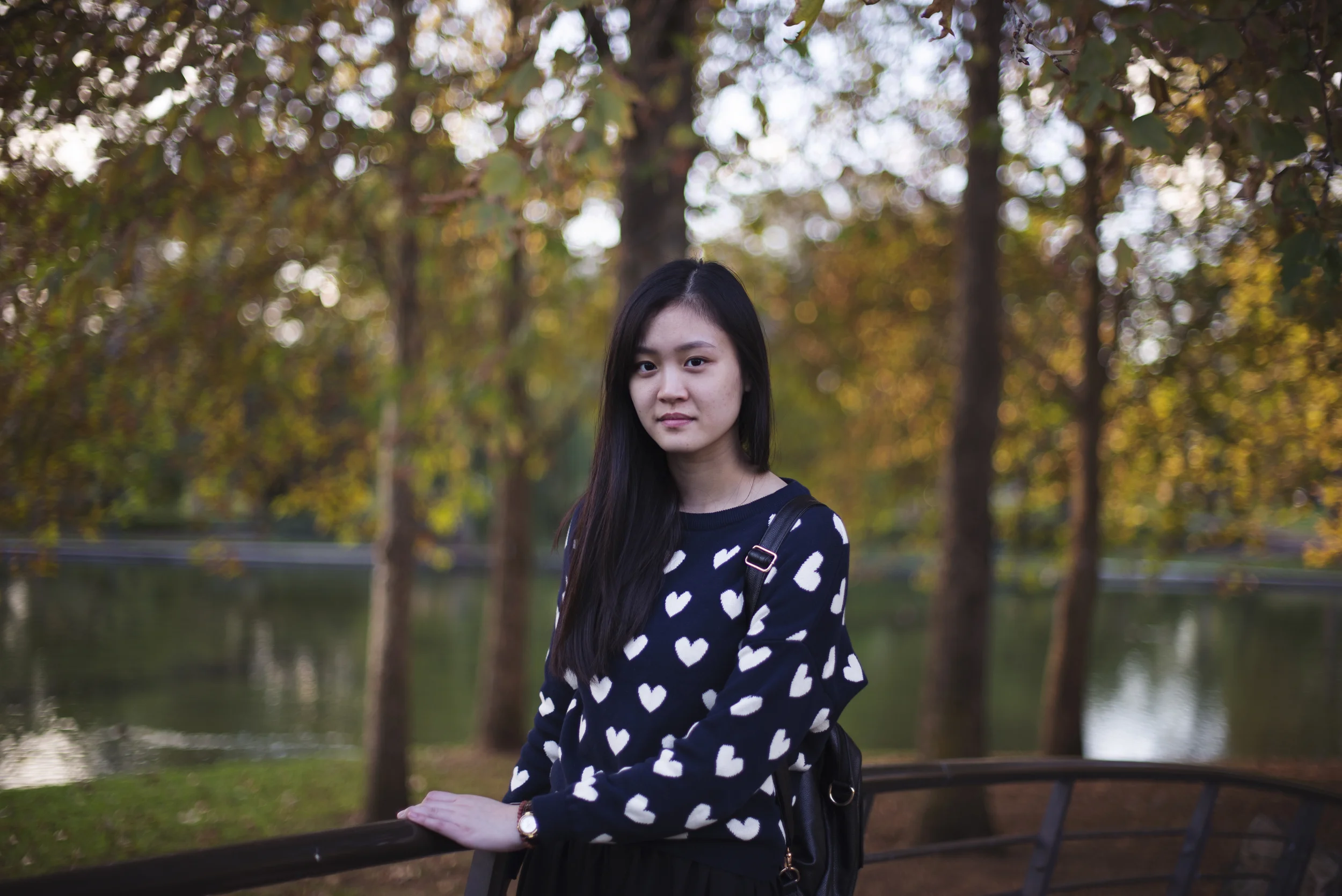 Taking portraits of Vivian in the city whilst chasing the last rays of light