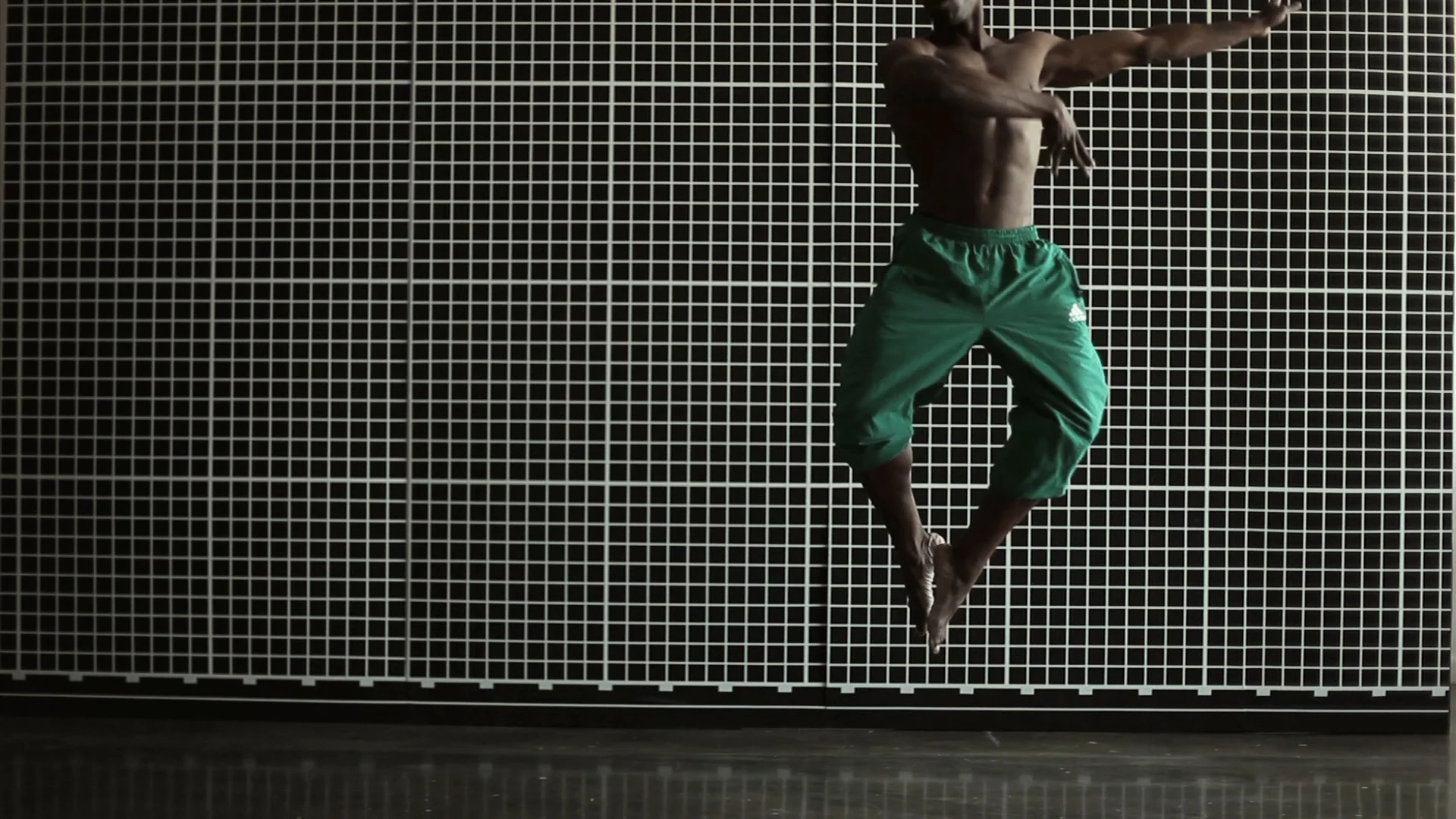 nevil dance v1.mov.Still003.jpg