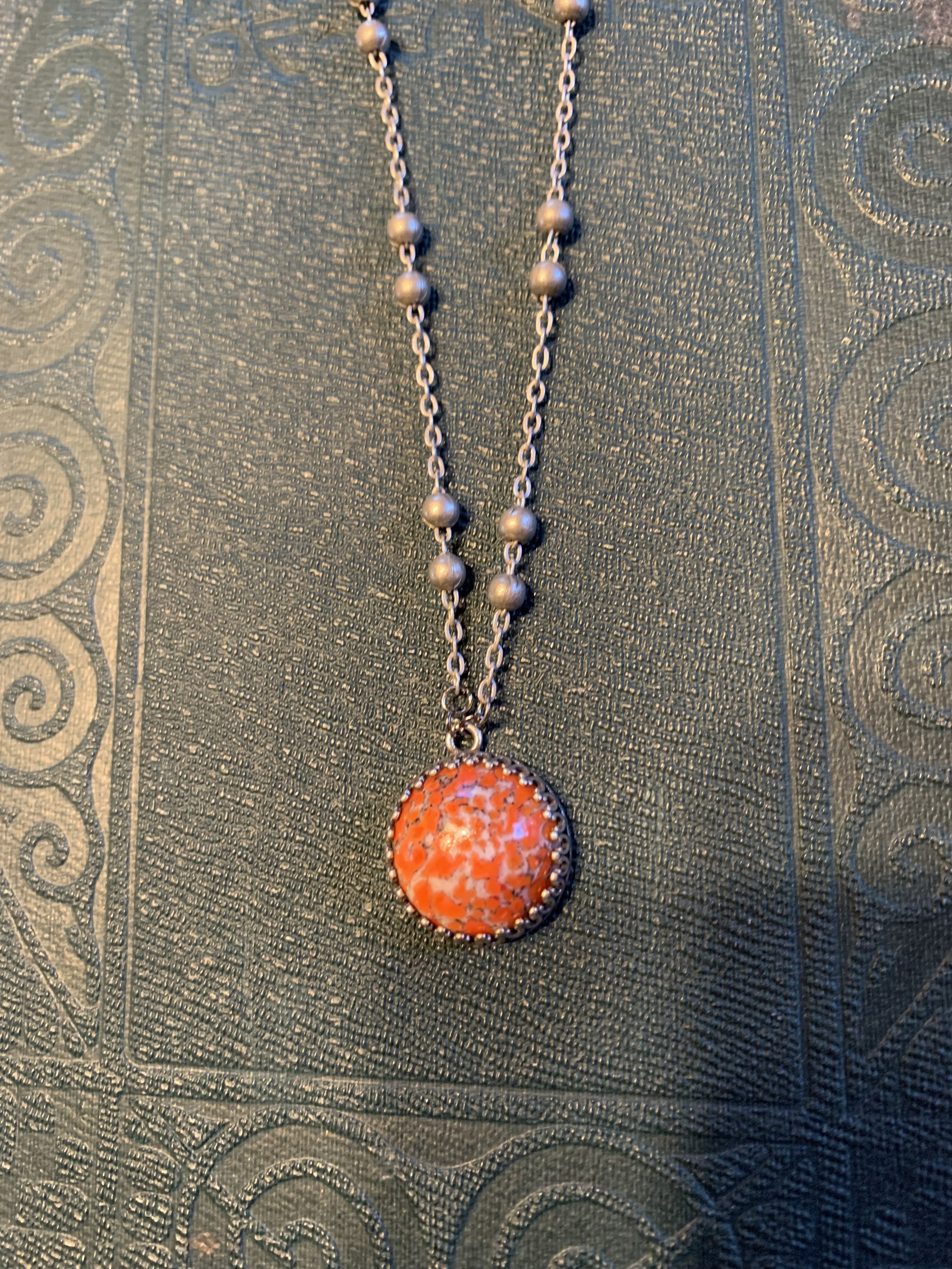 Cadmium glass (uv reactive) necklace