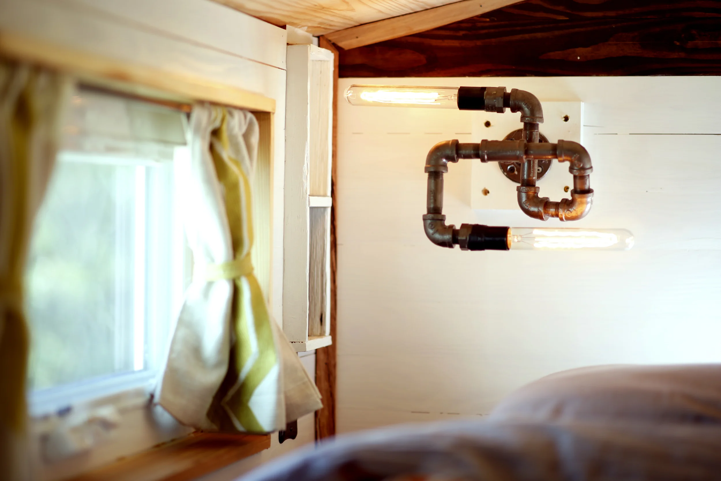 main_loft_pipe_light.jpg