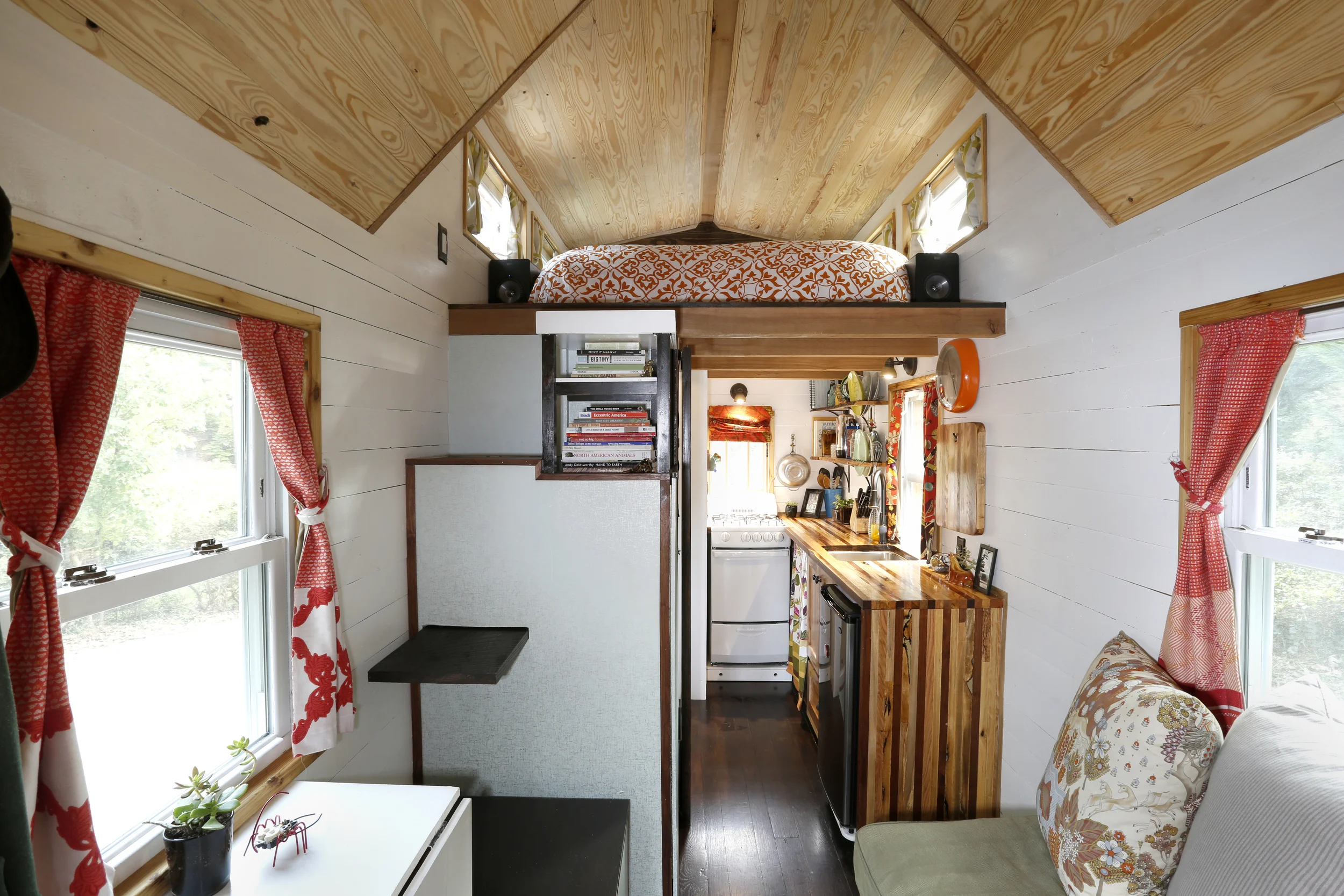 greatroom_from_front_door.jpg