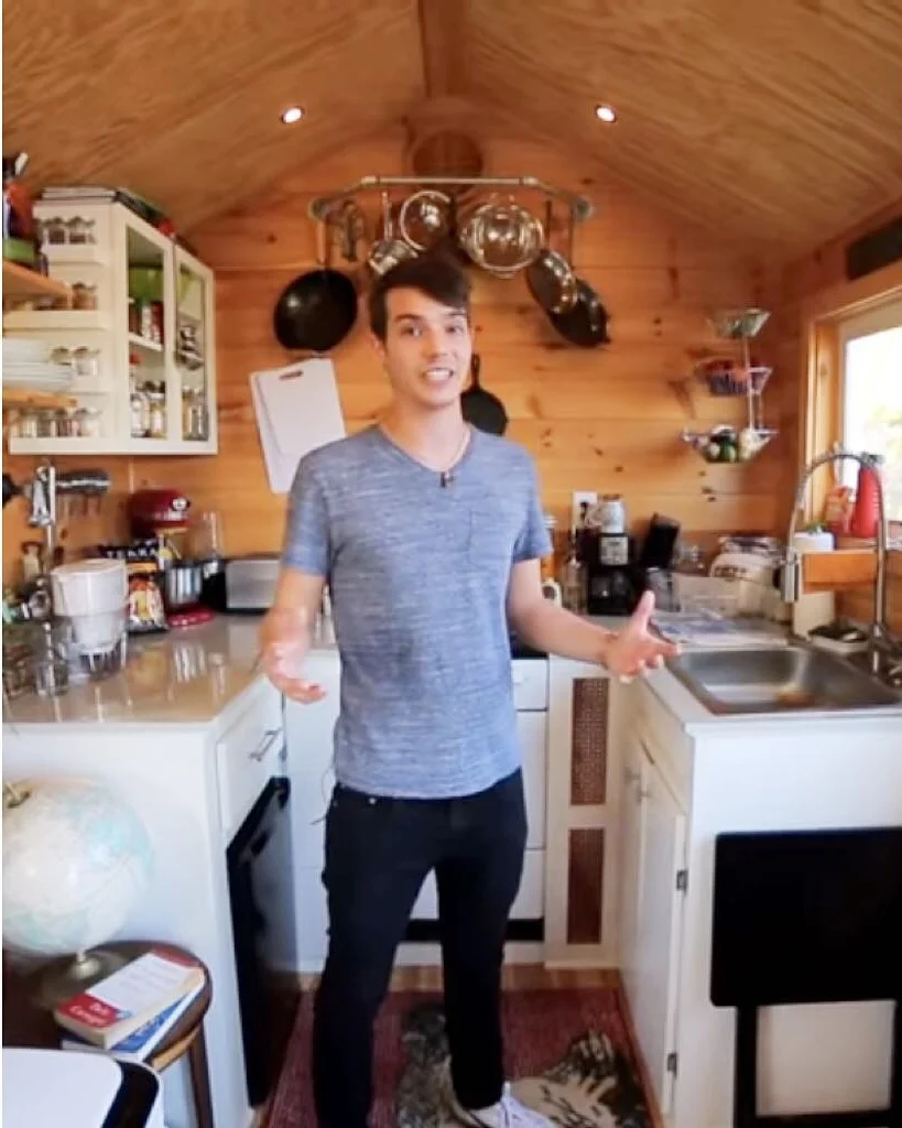 tiny+kitchen.jpg