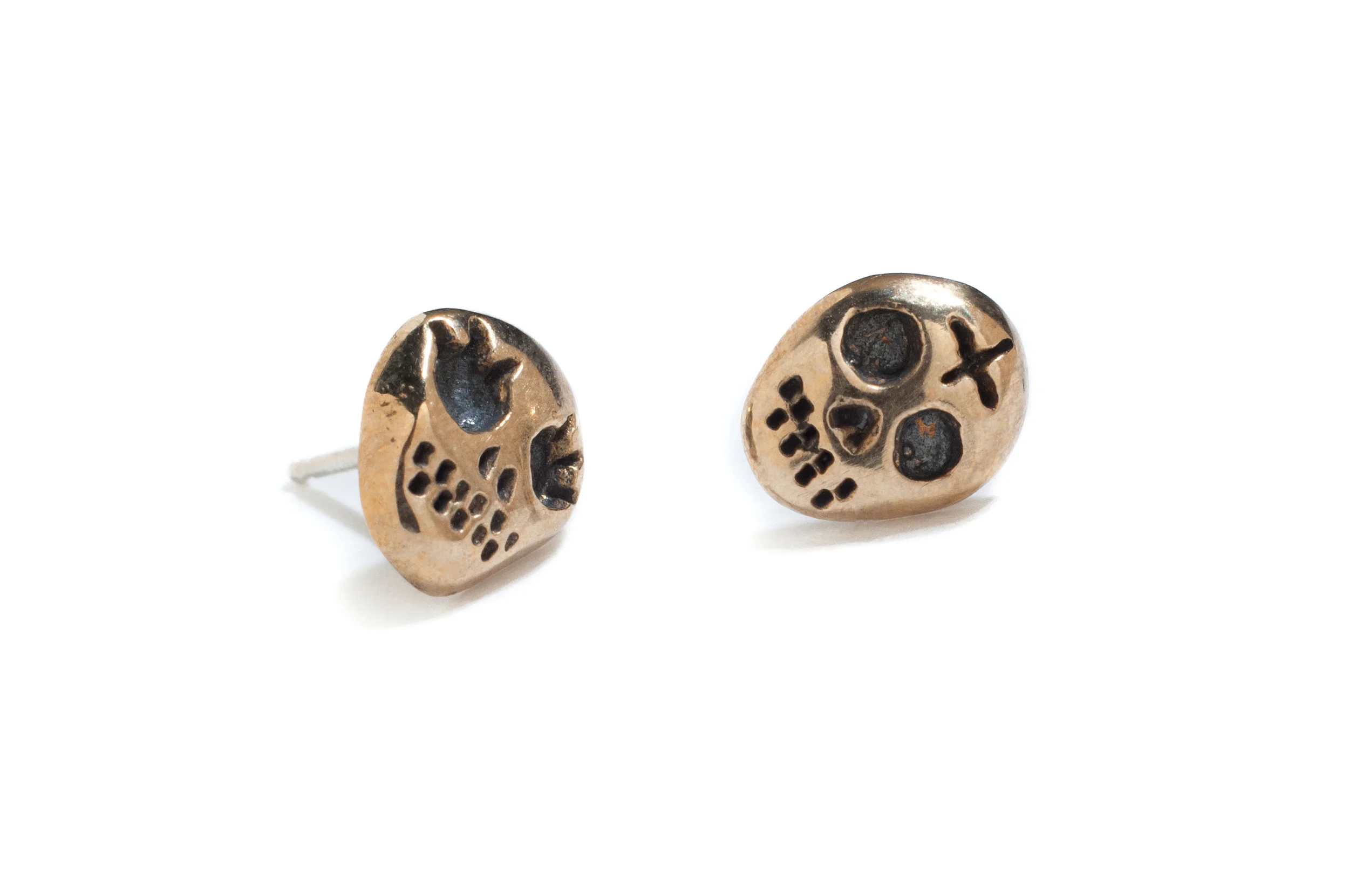 skull_studs.jpg