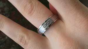 Léonore made this fun spinner ring animated gif