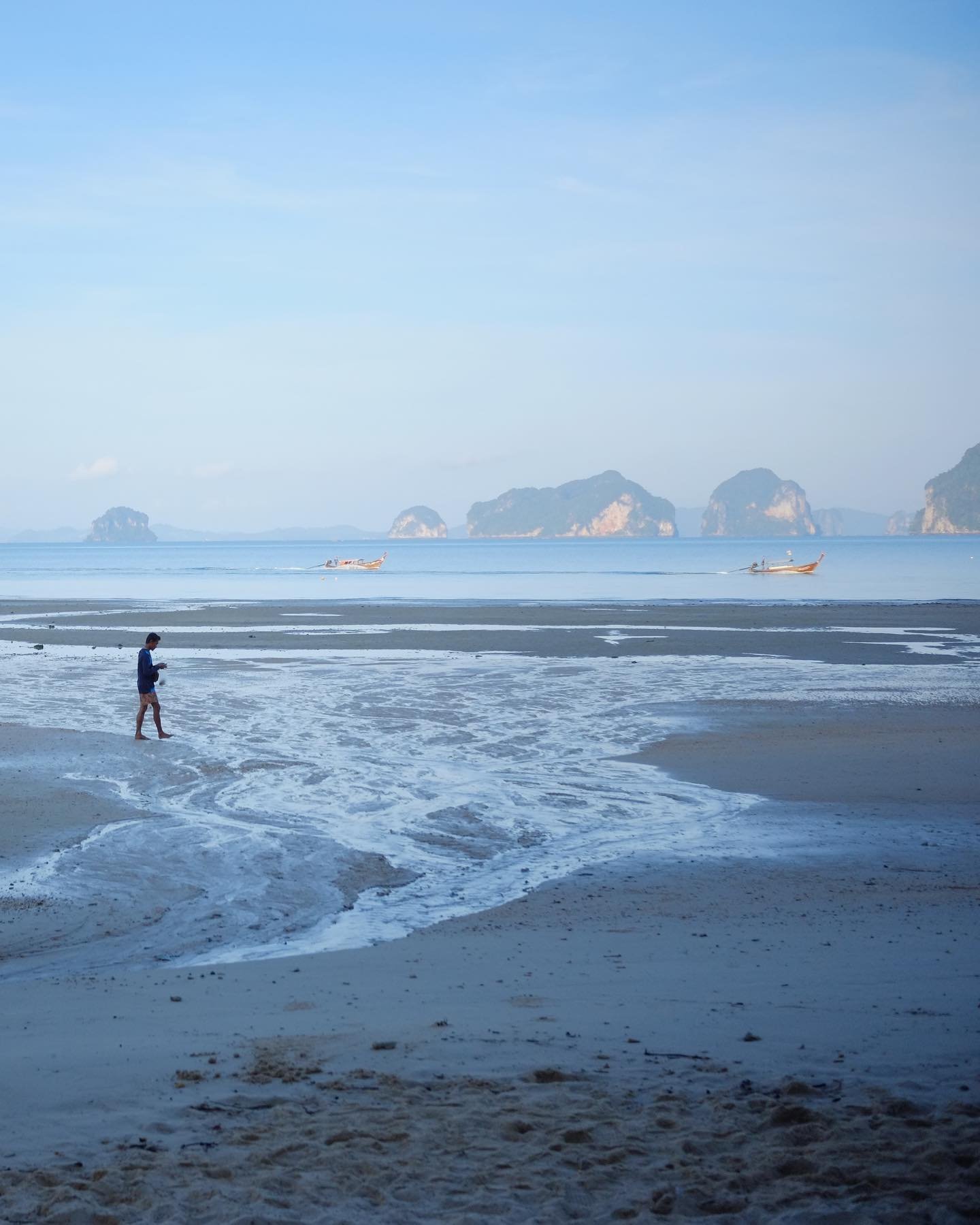 Travel dump 01: Honeymoon in Krabi, Thailand
Various sights around the Tubkaak Resort, Tiger Cave Temple, Krabi Town, and Ao Nang. 

Shot on Fujifilm X-E1, 27mm f2.8 TTArtisan lens
Shot in camera, no editing, minor cropping

#travel #travelphotograph