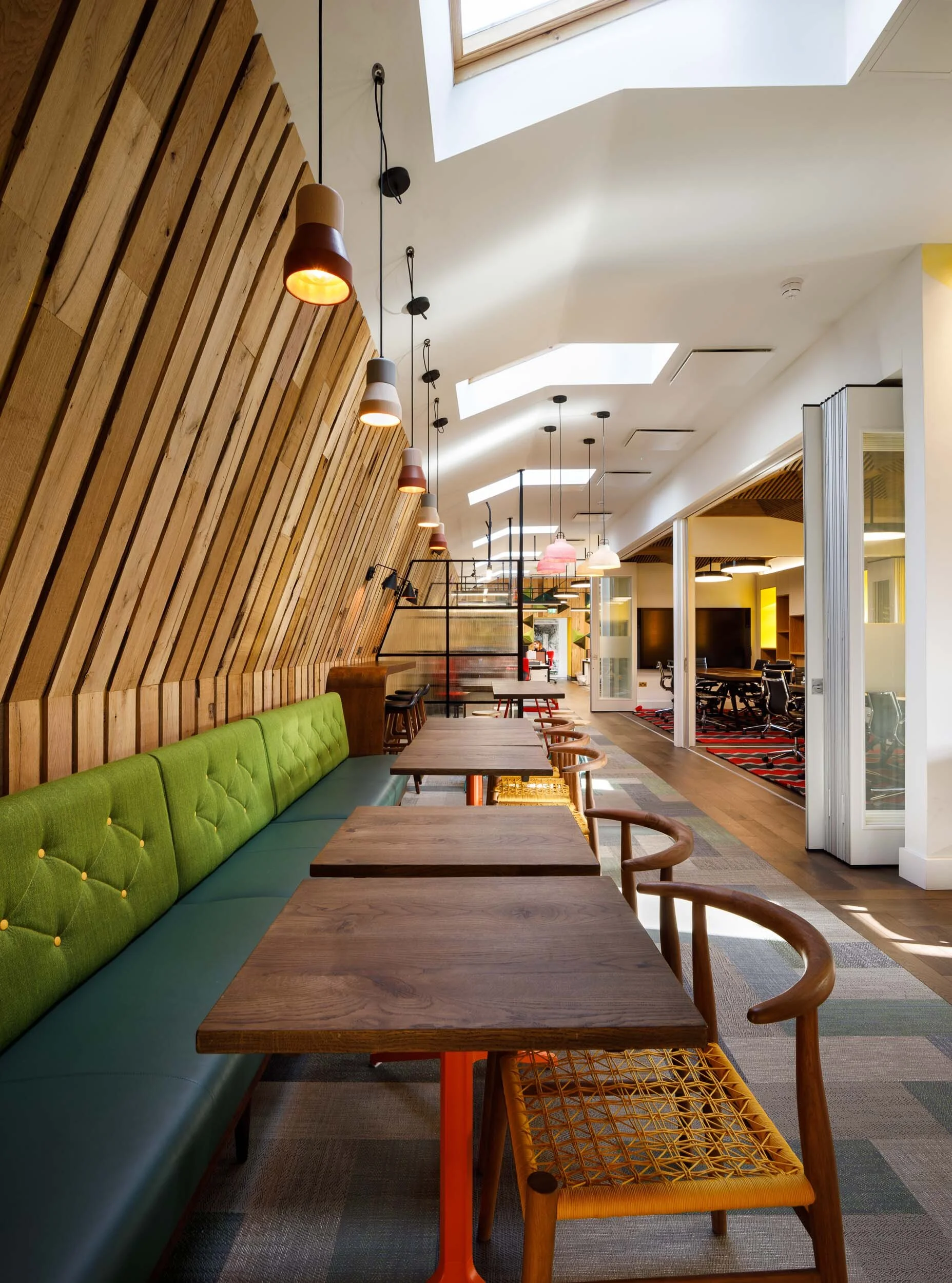 mmnandosbattersea71710794-Pano.jpg