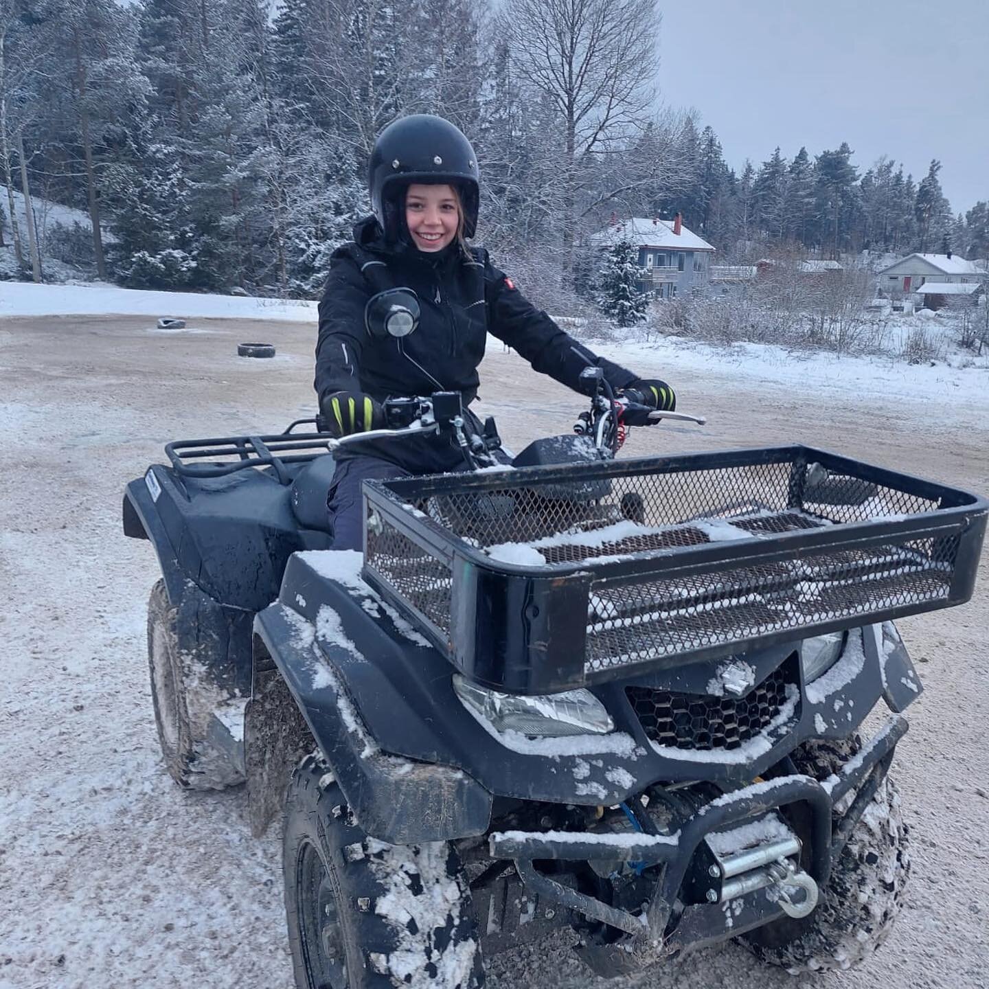 Det blev m&aring;nga skratt och glada tillrop n&auml;r vi &ouml;vade fyrhjuling p&aring; halt underlag.

#fyrhjuling #sn&ouml; #naturbruk #sm&aring;bruk #naturbruksgymnasium #gymnasieval2023 #gymnasieval #naturbruksprogrammet