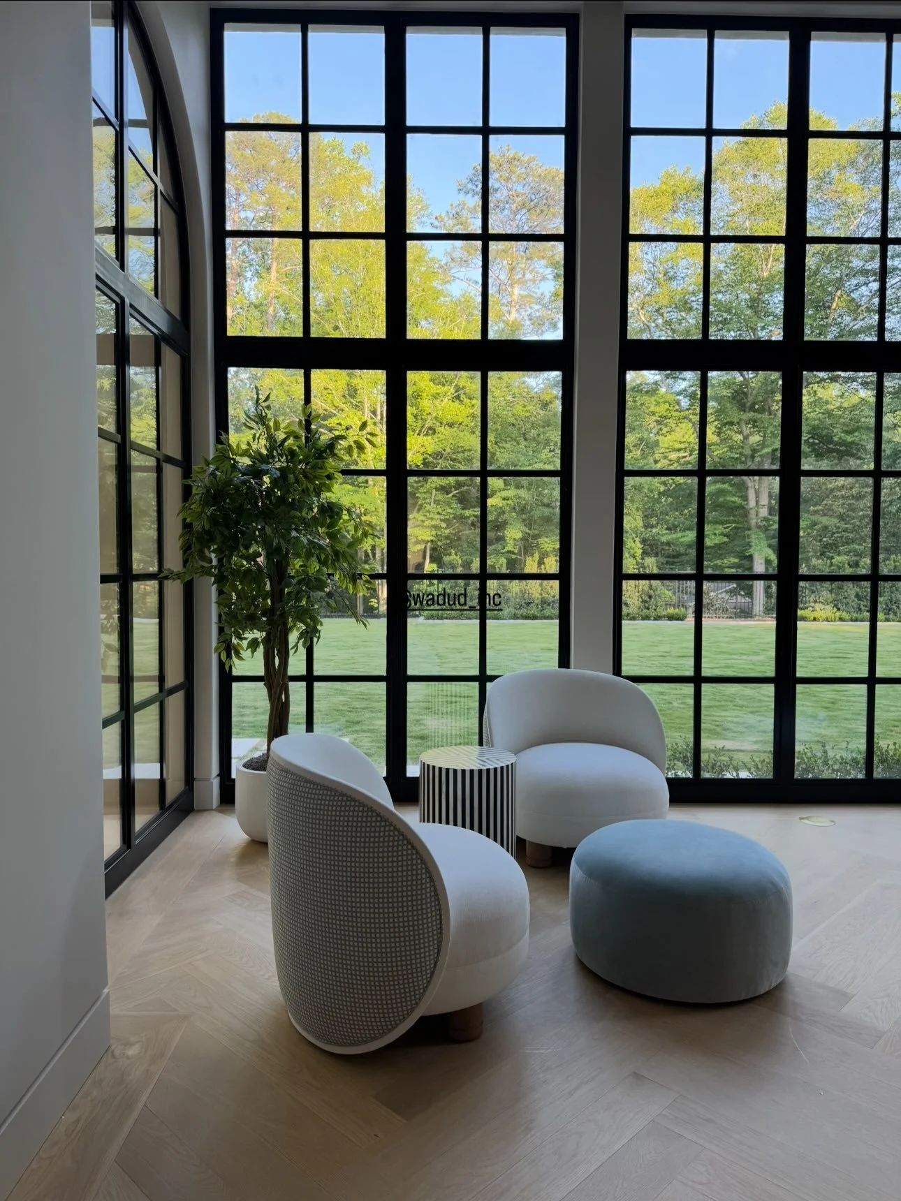 In this corner we opted for soft, rounded forms against the strong geometry of the windows. A contrasting fabric on the chair backs added another layer which was considered not only from within the room, but from the exterior looking in. #dallasinter