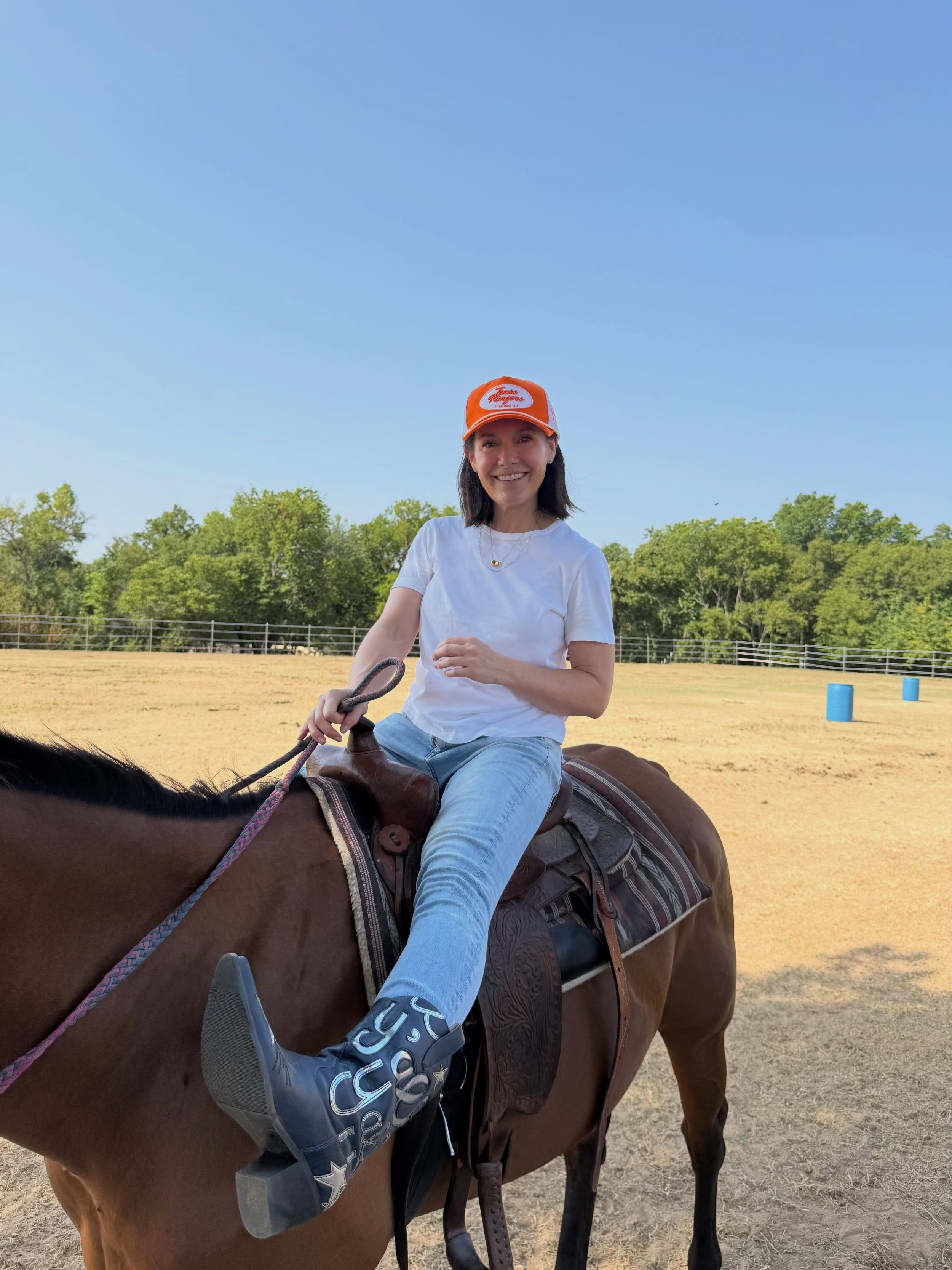 I grew up in North Dallas and never rode a horse. After 28 years in NYC, Texas is home again and it&rsquo;s high time to ride horses&hellip; in my &ldquo;y&rsquo;all&rdquo; boots and Texas Rangers Whataburger hat, no less! @imariellison teaching me t