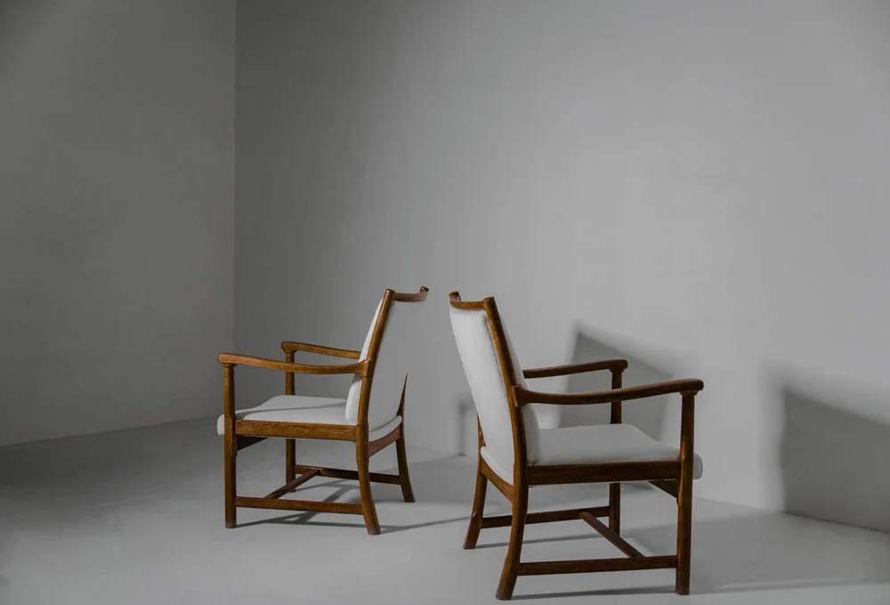  Mogens Koch unique armchairs, pair oak, wool cabinetmaker N.C. Jensen Kjær, Denmark, 1935 provenance: the villa of Gertie Wandels, Gentofte 