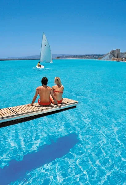 worlds-largest-swimming-pool-4.jpg