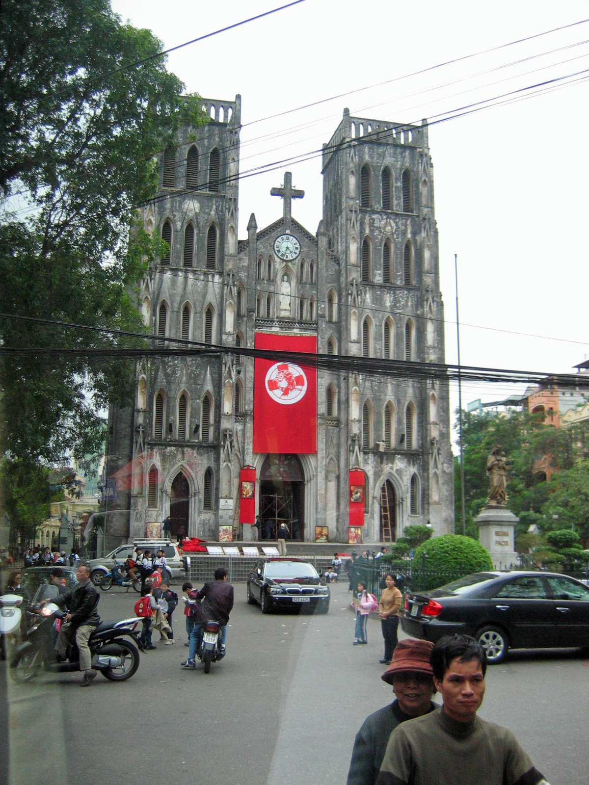 Hanoi Cathedral.jpg