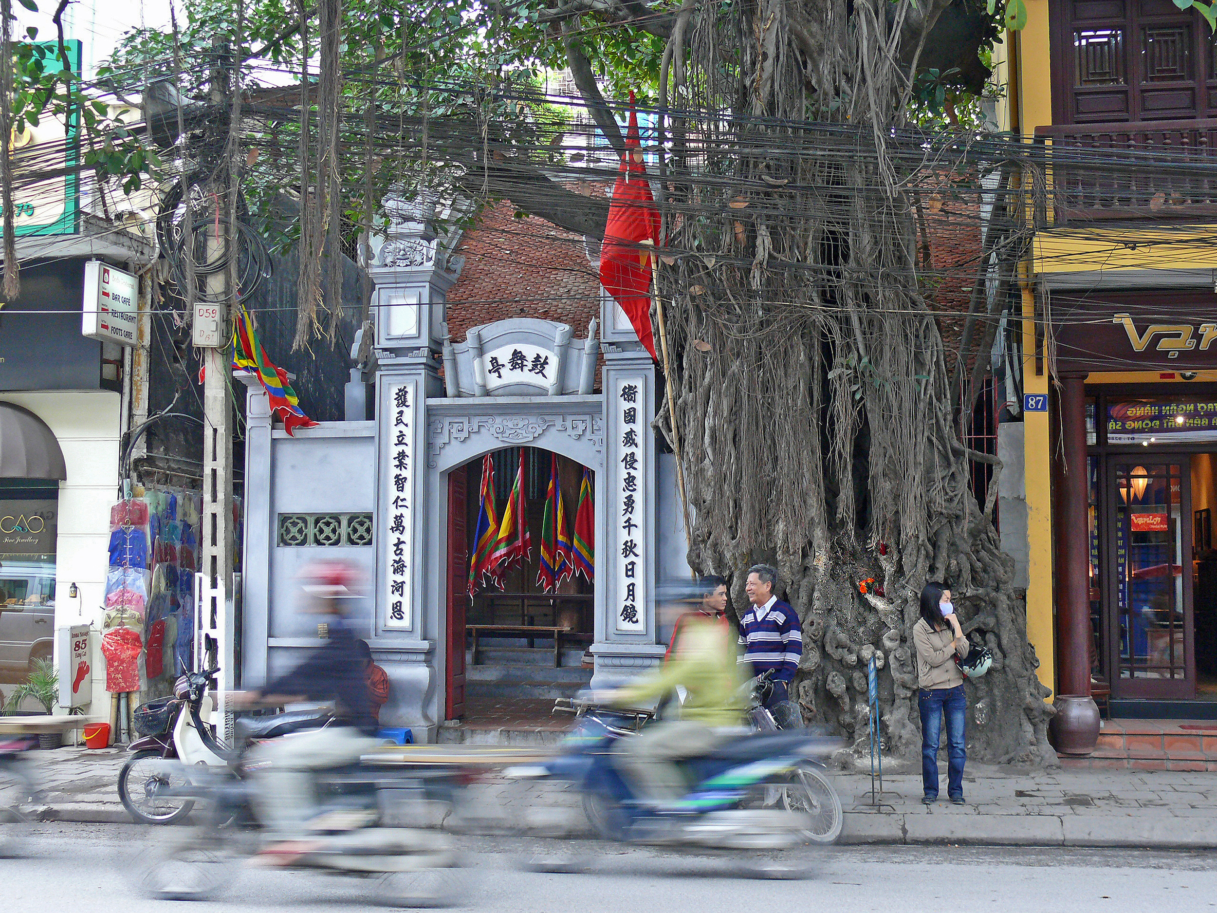 18.Hang Gai Temple, Hanoi.jpg