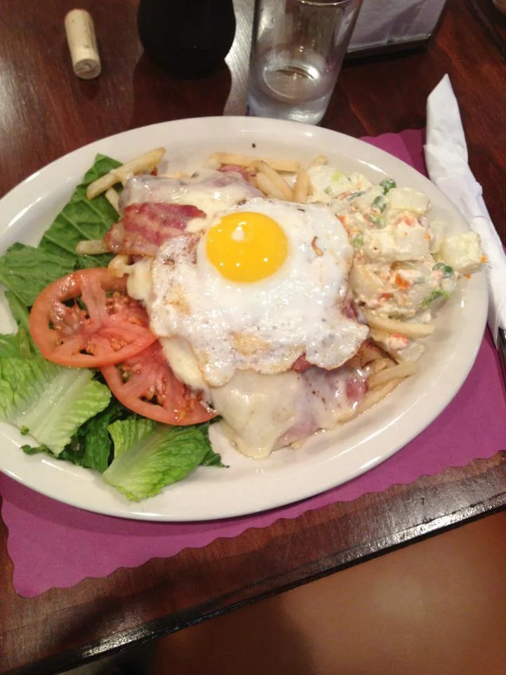Pizzarras Restaurant (6).jpg