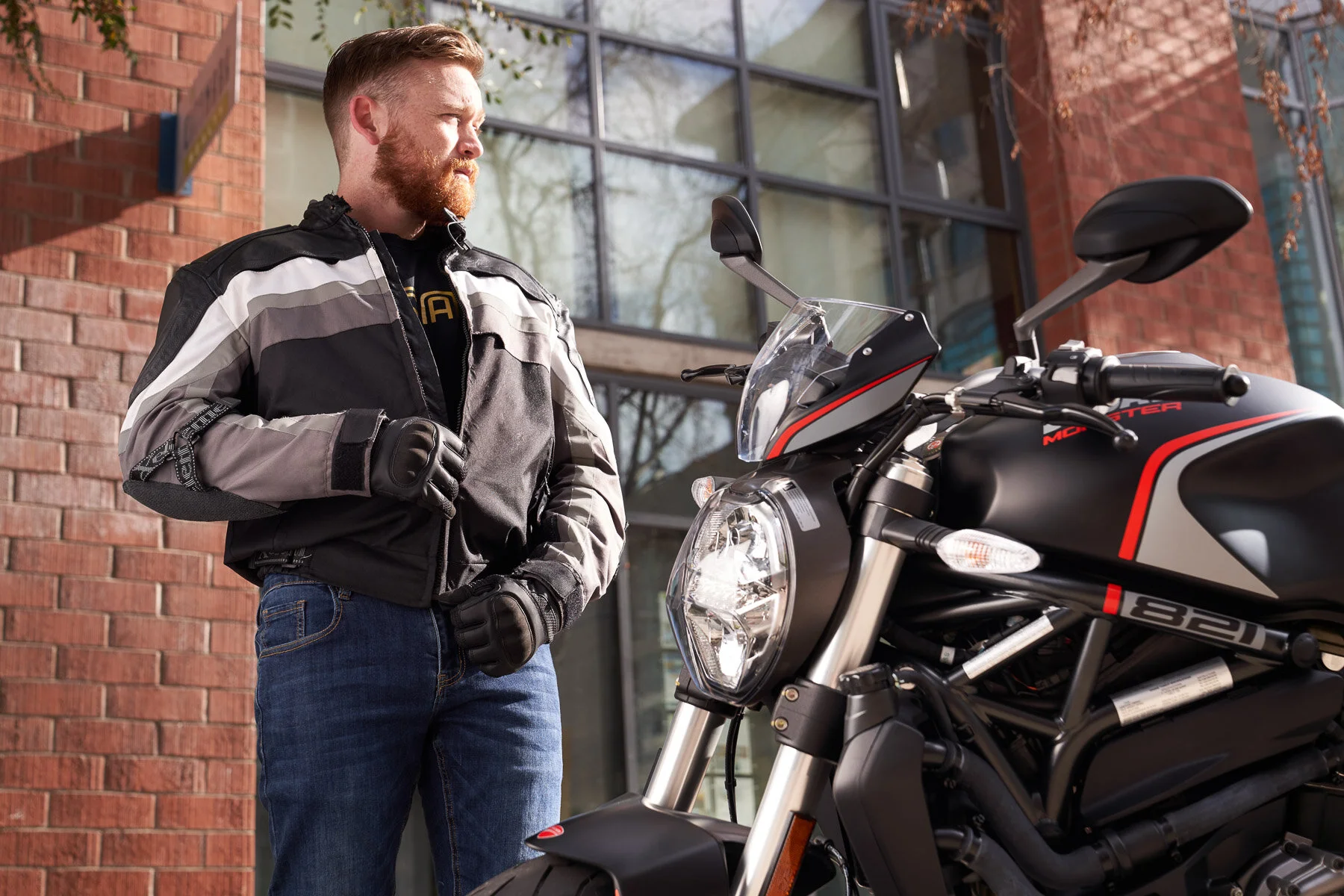 CESAR-ANDRE-COMMERCIAL-ADVERTISING-PHOTOGRAPHY-AUTOMOTIVE-LIFESTYLE-DUCATI-10.jpg