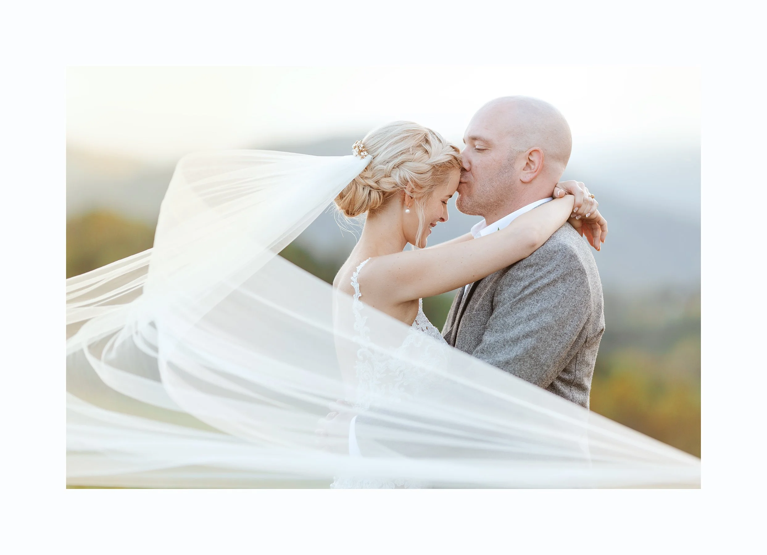 Becky & Johnathan_Thienlaphotography_3.jpg