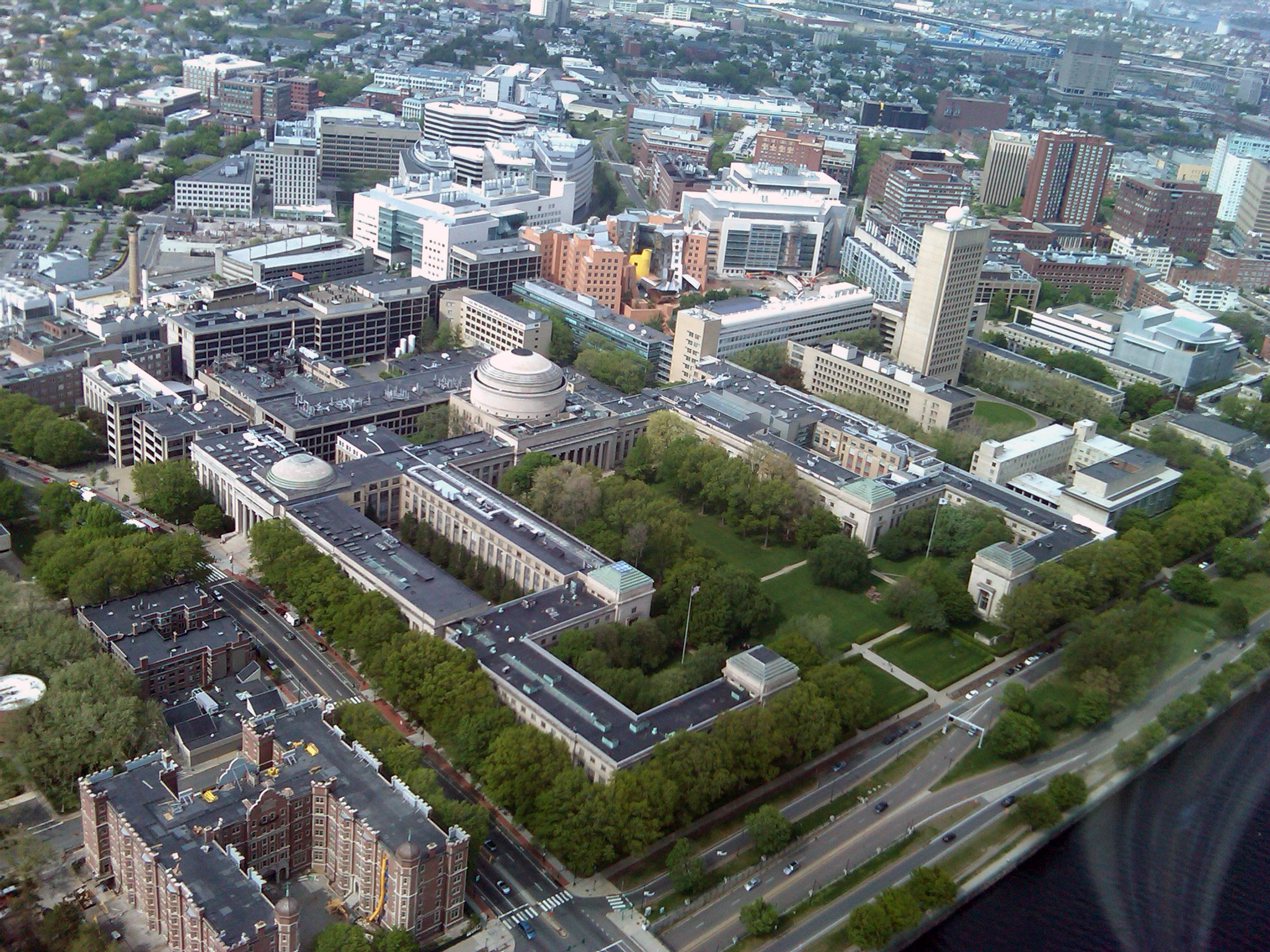   Aerial View of MIT's Current Campus in Cambridge, courtesy of Wikipedia  