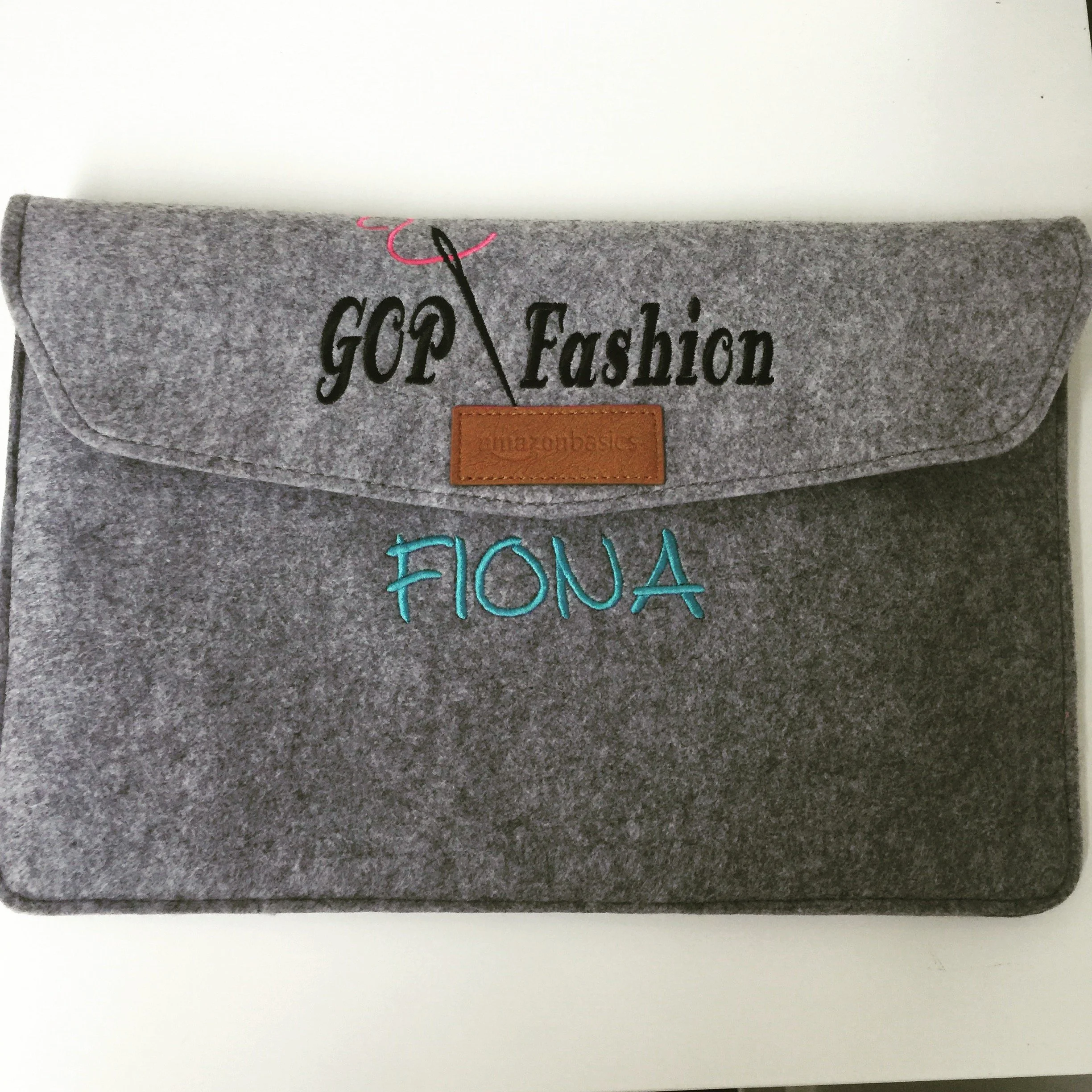 Fiona_laptopcase_oninsta - Copy.JPG