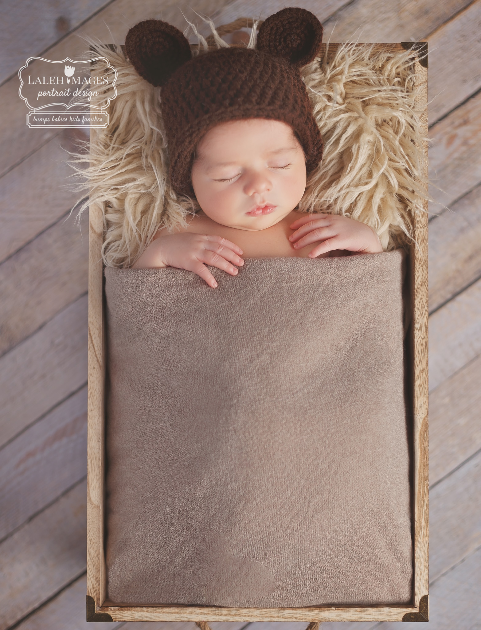 © Laleh Images Portrait Design www.lalehimages.com
