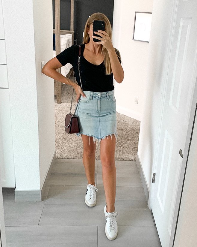  Jessica wearing Veja Esplar sneakers with Denim skirt, black t-shirt and Stella McCartney crossbody bag, ootd, casual outfit Vera sneaker outfit  