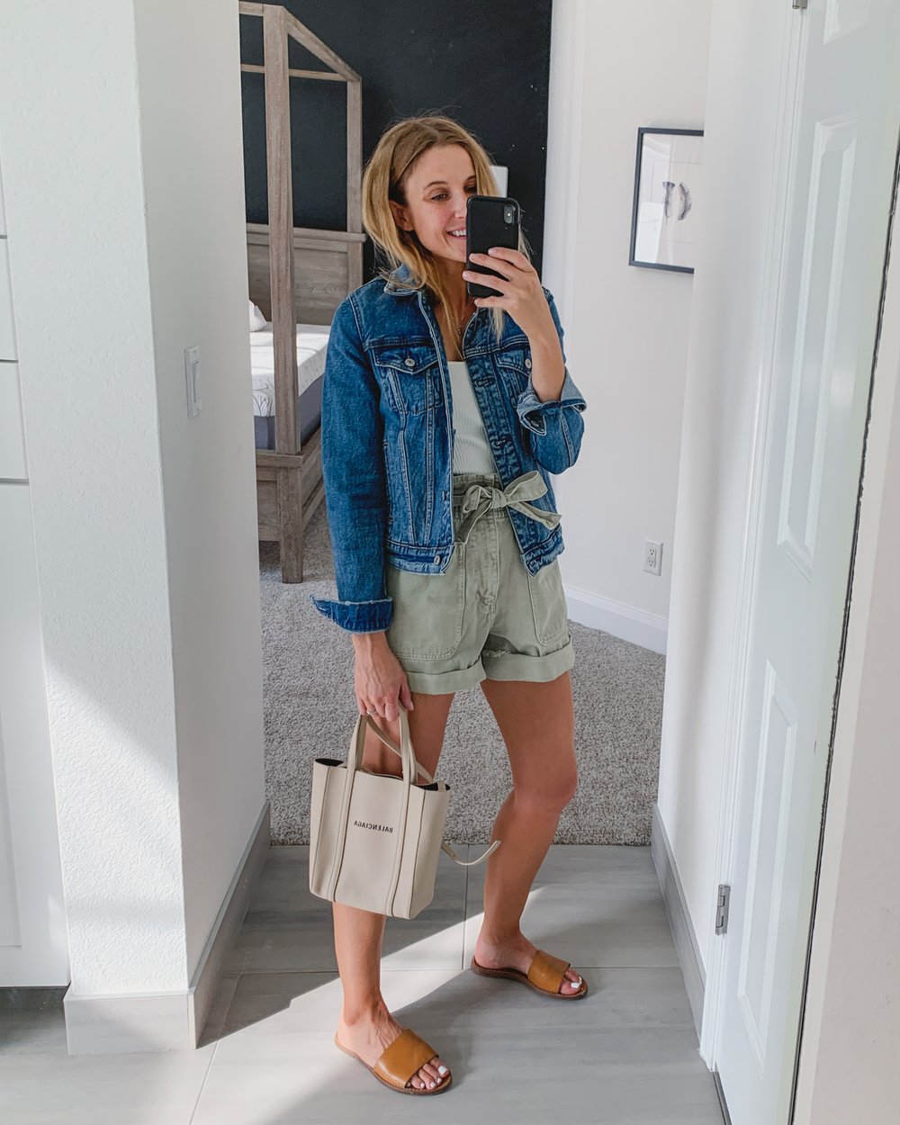  Jessica Ashley wearing Balenciaga Everyday XXS tote for everyday style | outfit ideas  