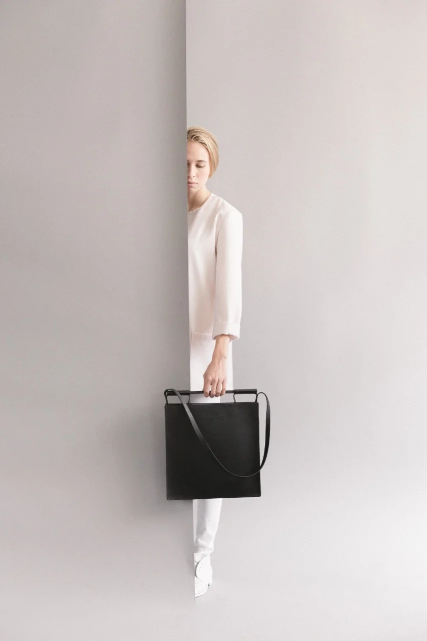 BLACK SQUARED BAG