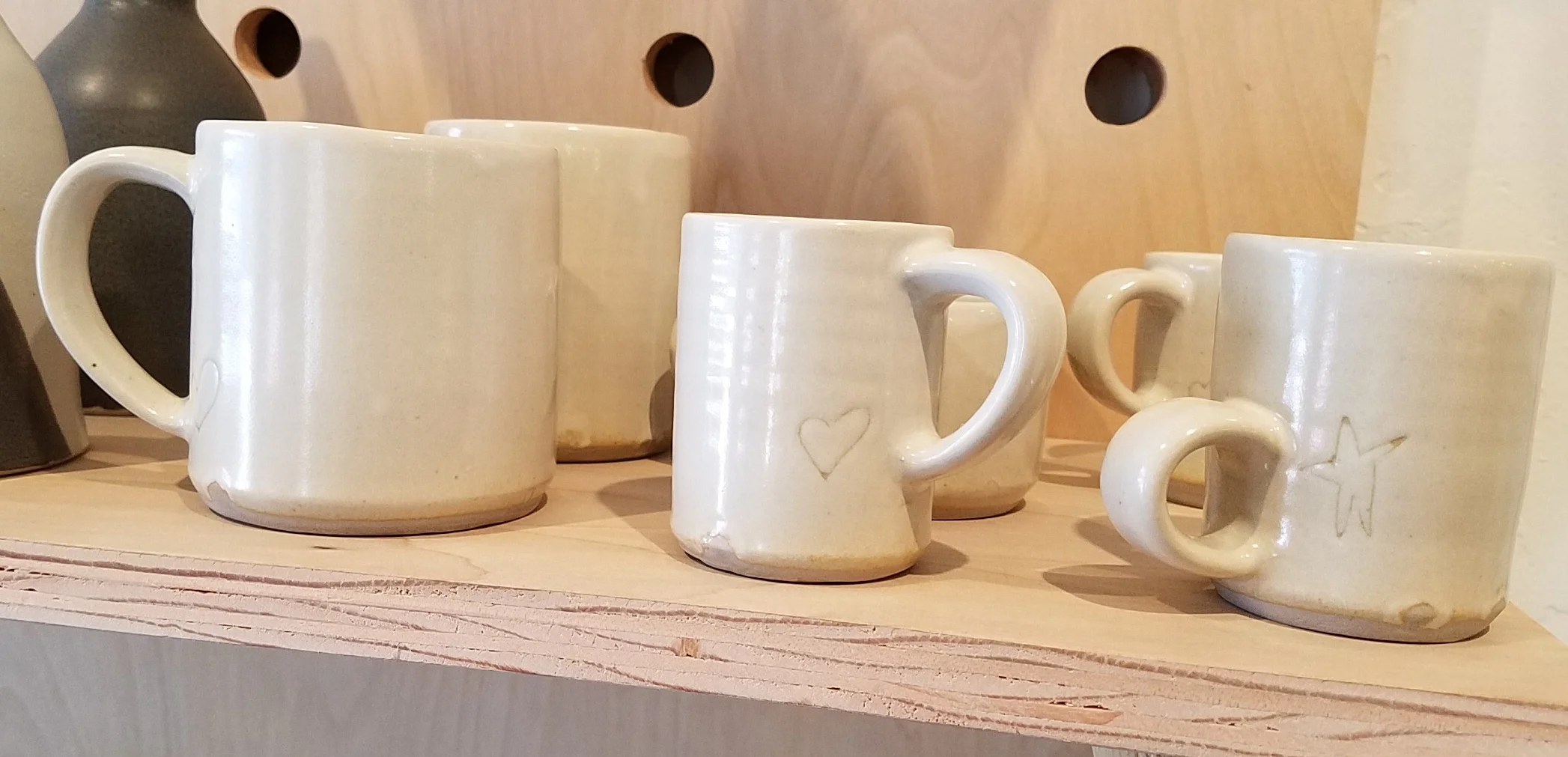 So many mugs