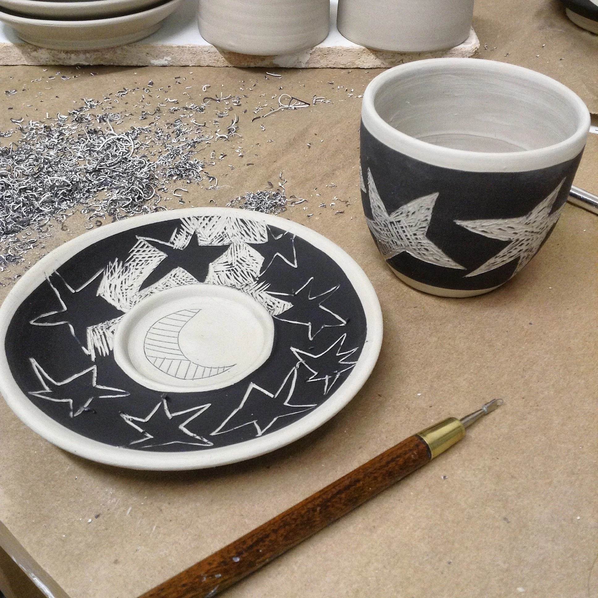 Workshop: Decoration techniques on leather hard clay