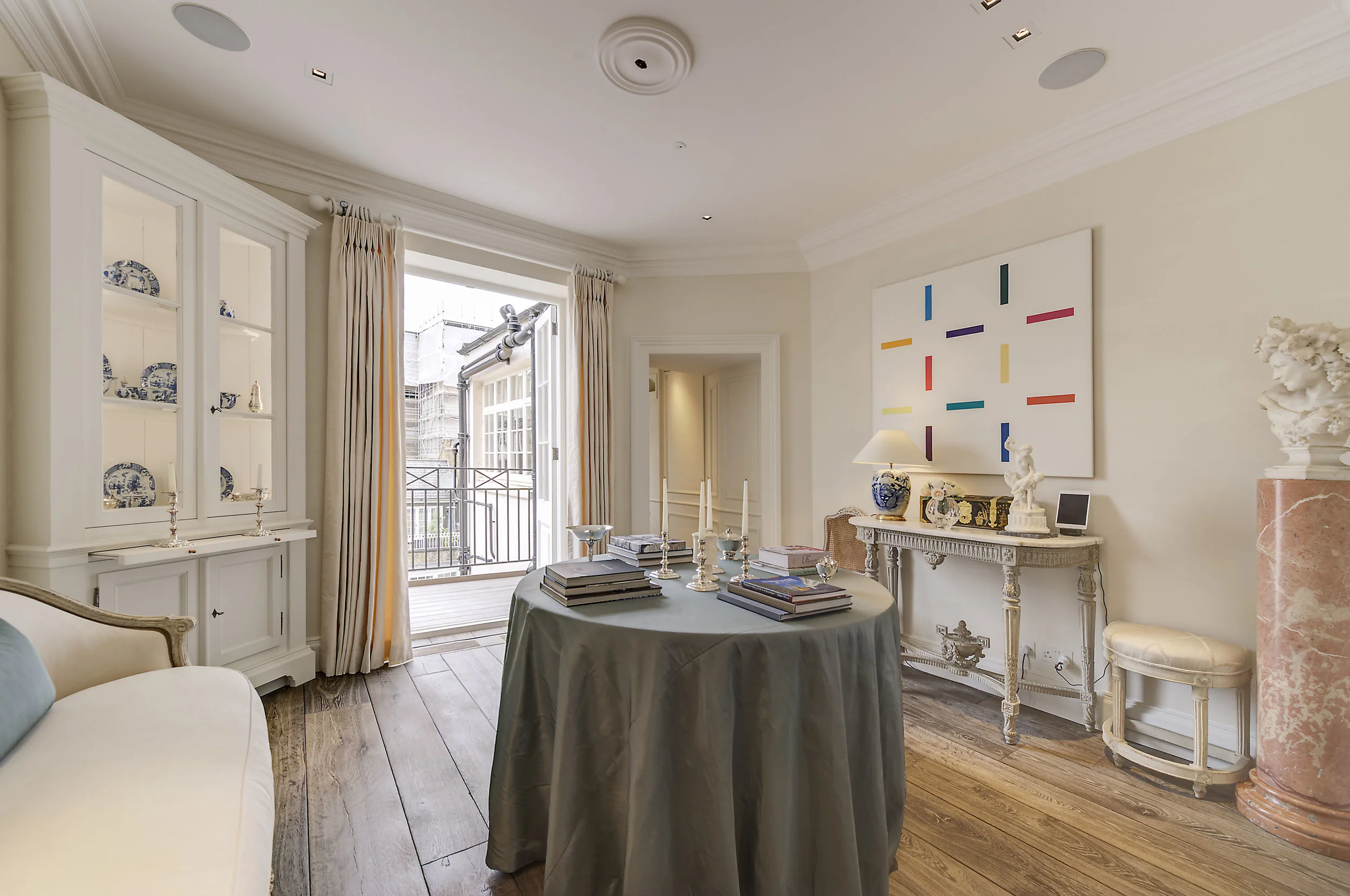 2 at 15 eaton place 365782 din1_RGB.jpg