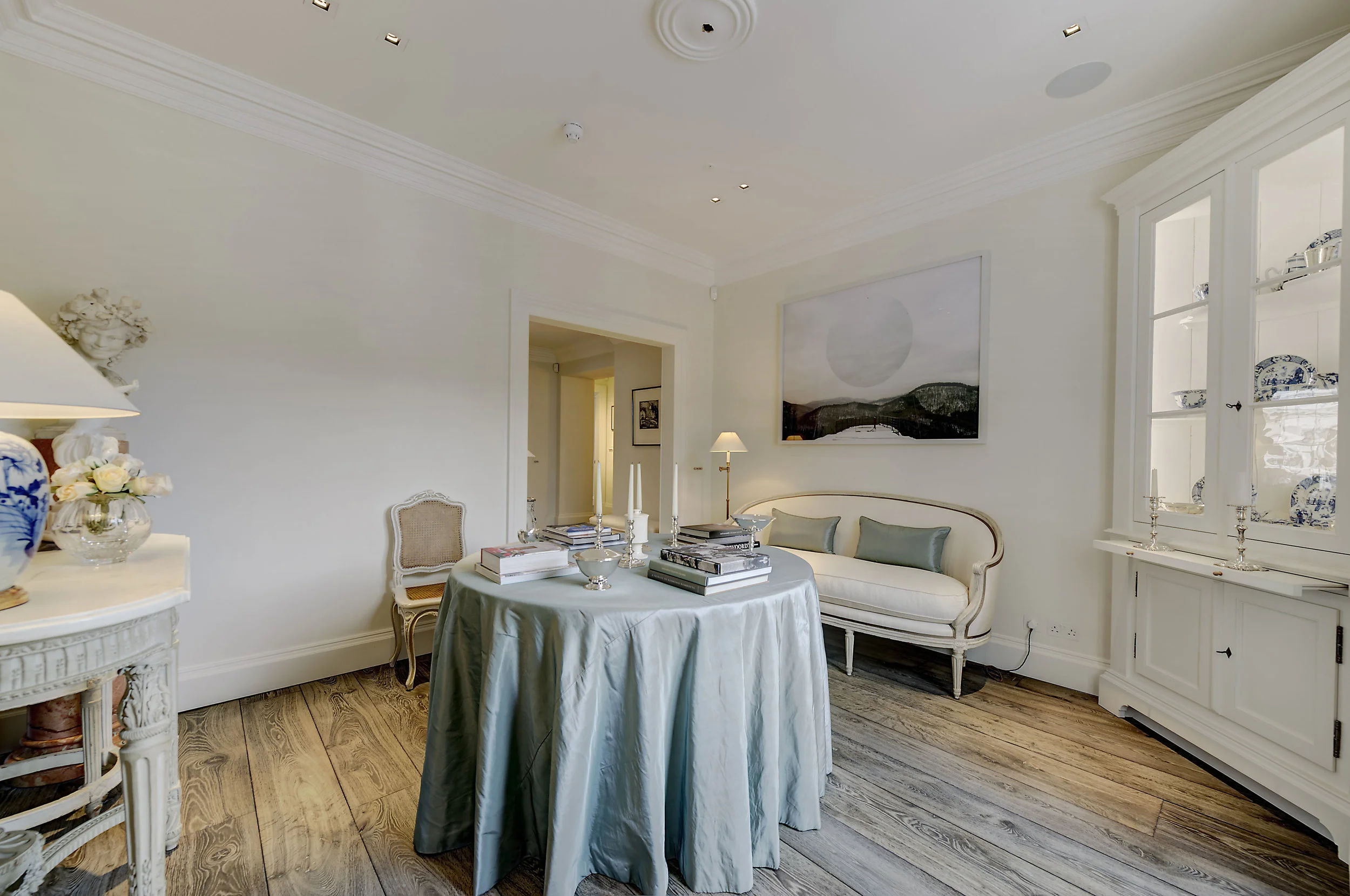 2 at 15 eaton place 365782 din2_RGB.jpg