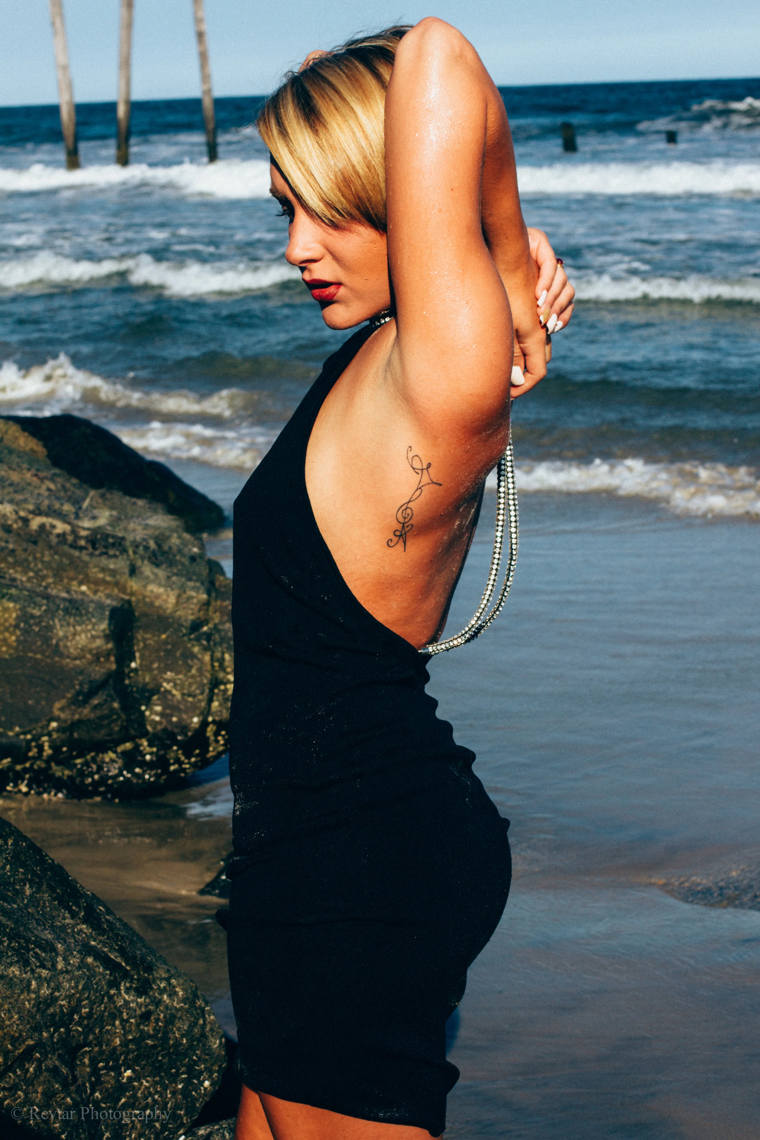 JulieParker_RevtarPhotog_Beach_21.jpg