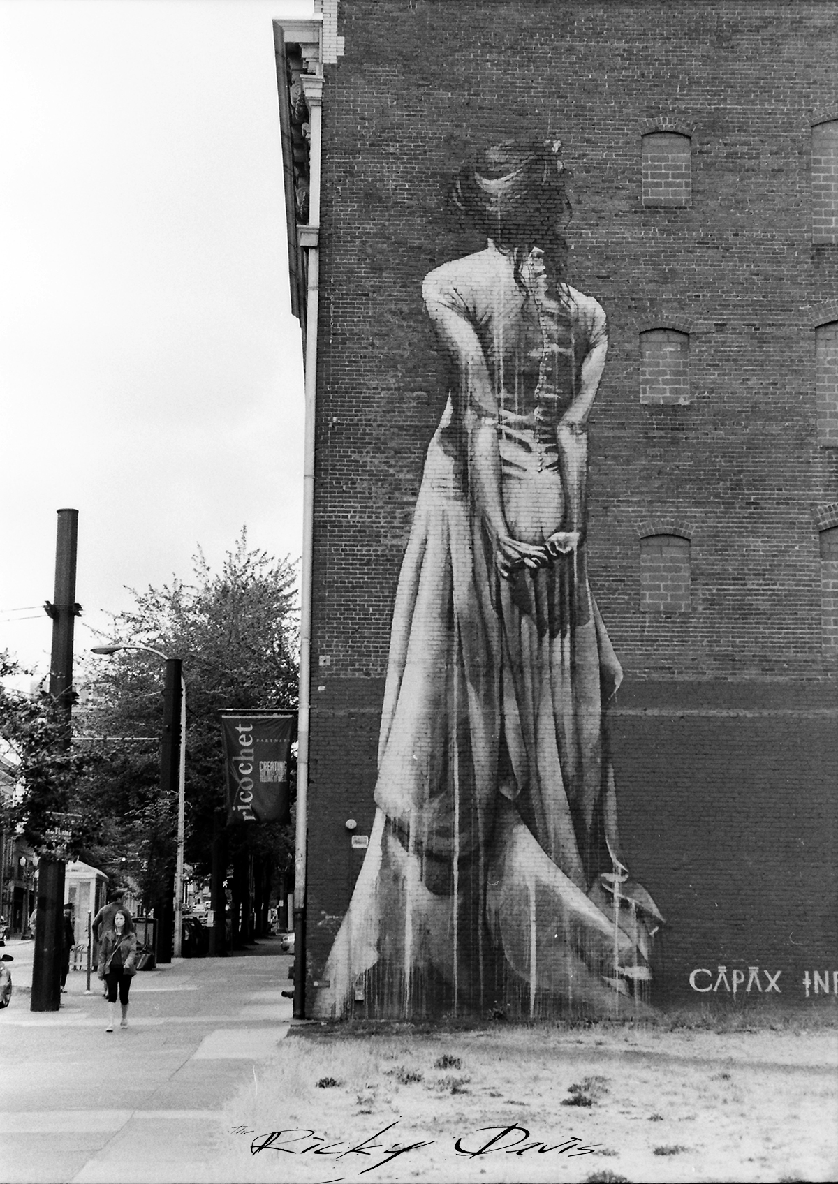 Mural in Portland, OR - Photographer Ricky Davis of TRD Photography - Ilford 400 HP5 Film