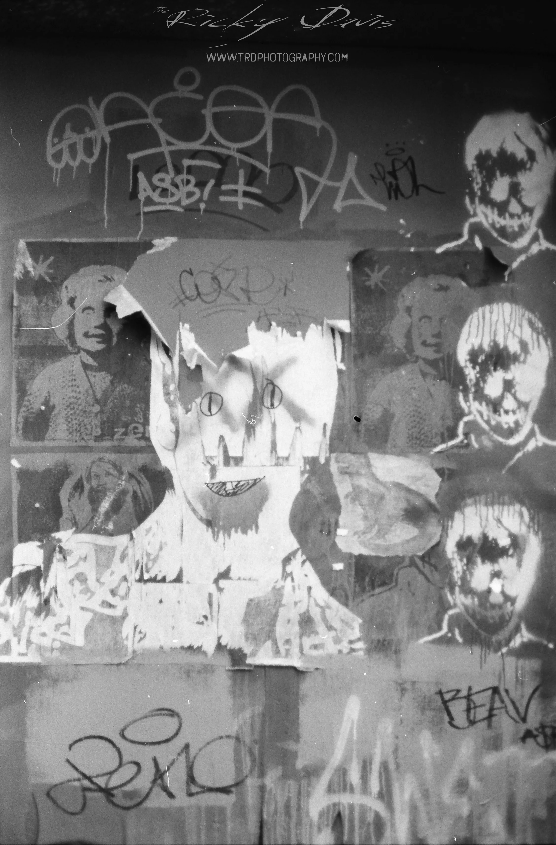 Doorway - Street Art - Chattanooga, TN - Film - Expired Neopan SS - Camera - Minolta XG 1 - Photographer Ricky Davis