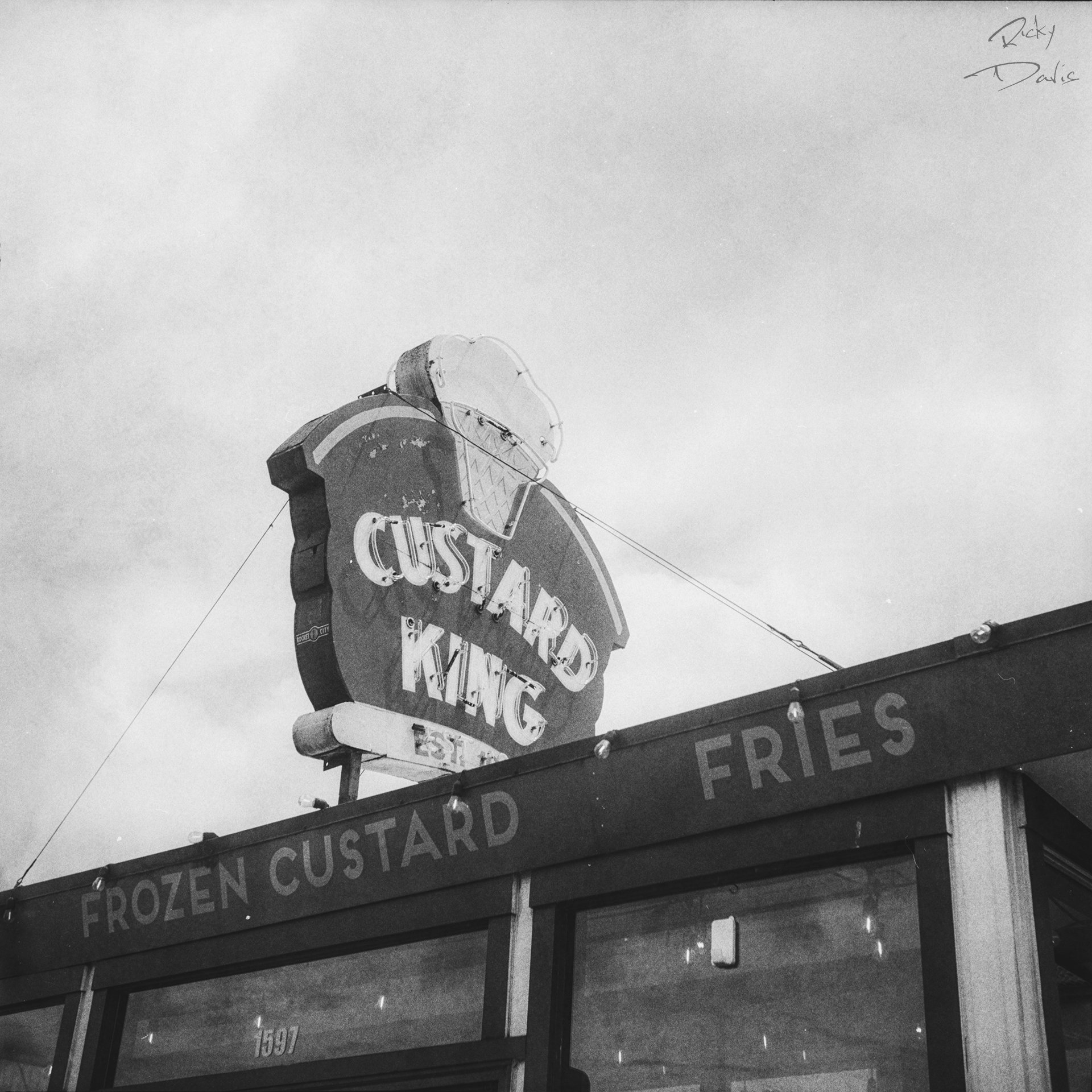 The Custard King Sign - Astoria, Oregon
Kodak Tri X Film Photography
Photographer Ricky Davis of TRD Photography