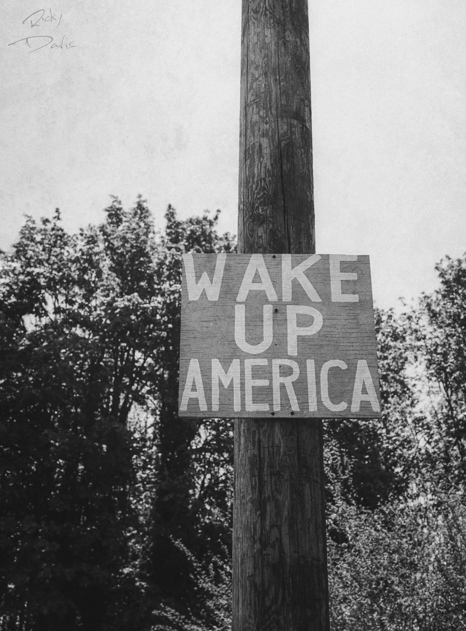 Wake Up America Road Side Sign - Mt Hood, Oregon
Kodak Tri X Film Photography
Photographer Ricky Davis of TRD Photography
