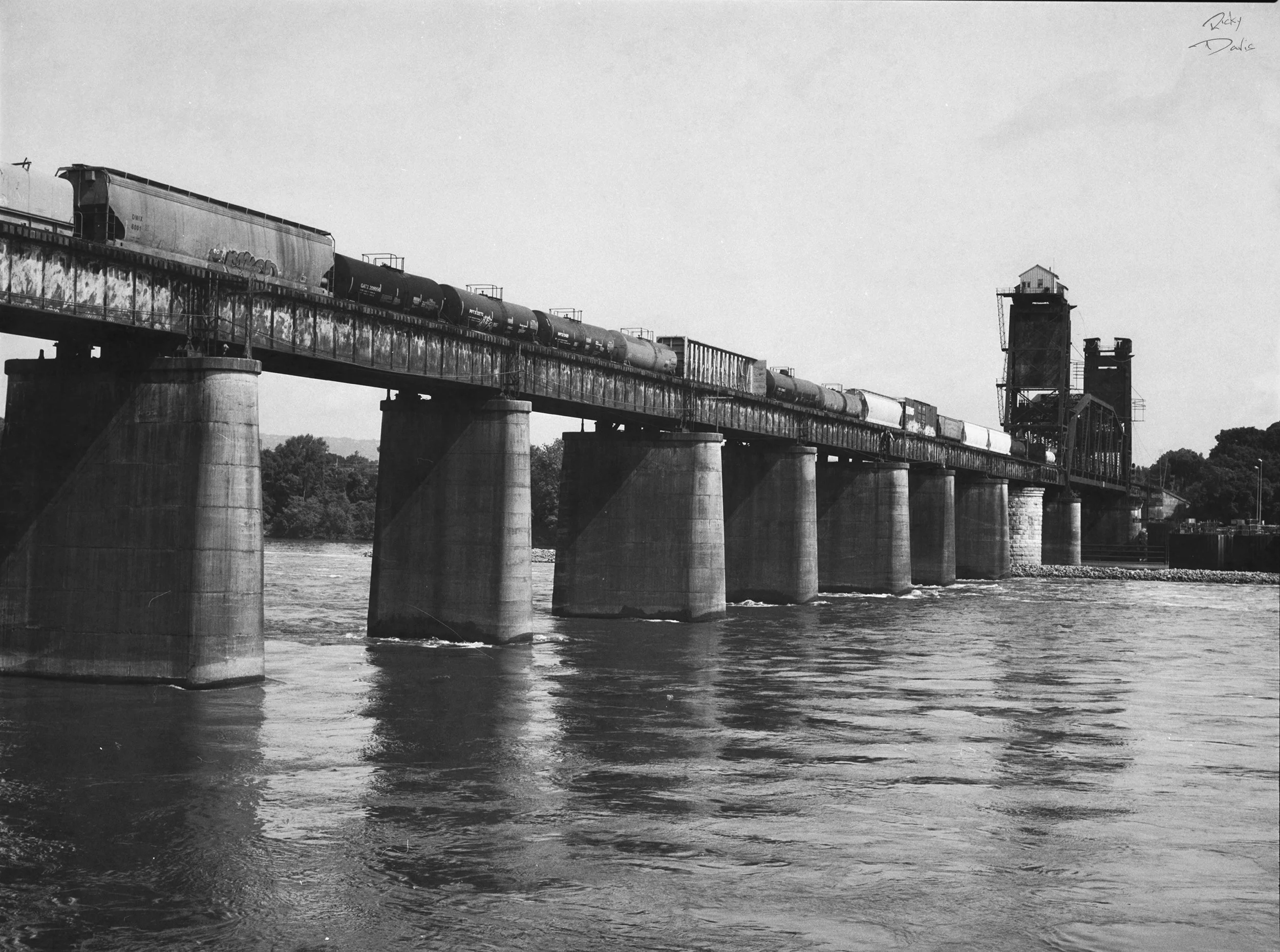 Chattanooga Railroad Bridge - Chattanooga, Tennessee 
Kodak Tri X Film Photography 
Photographer Ricky Davis of TRD Photography