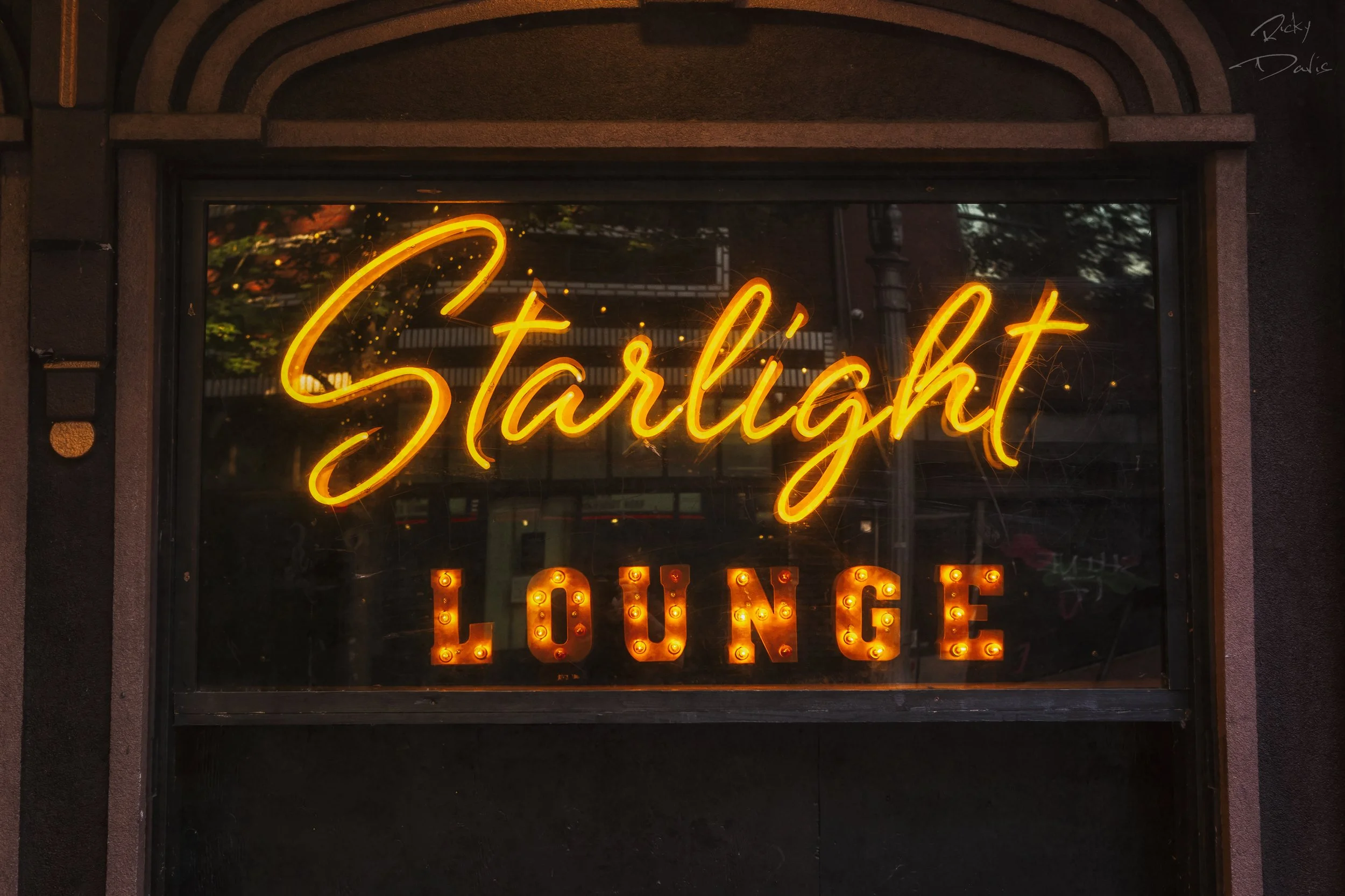 Starlight Lounge Neon Sign - Portland, Oregon
Photographer Ricky Davis of TRD Photography