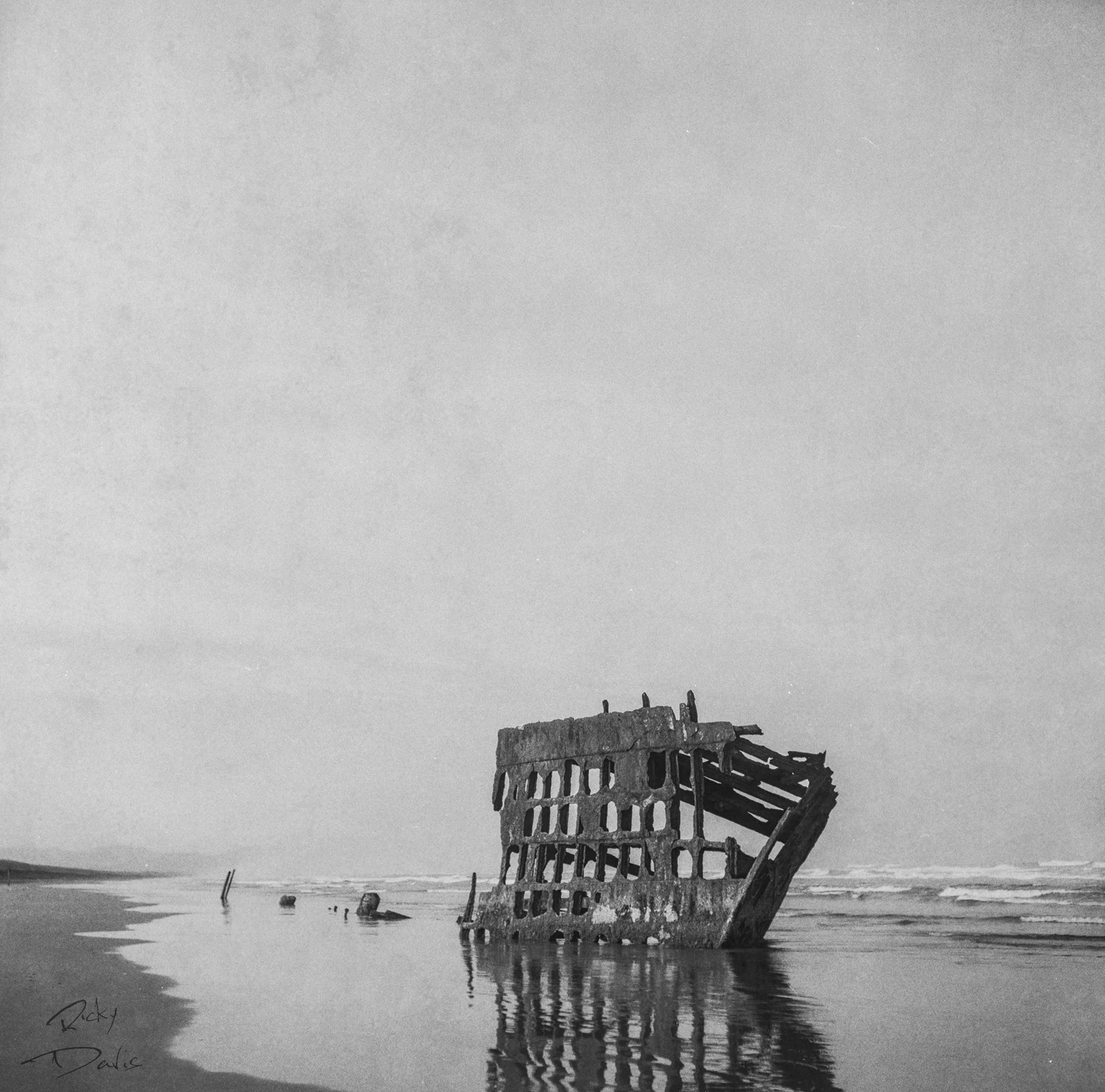 The Wreck of the Peter Iredale - Warrenton, Oregon
Kodak Tri X Film Photography
Photographer Ricky Davis of TRD Photography