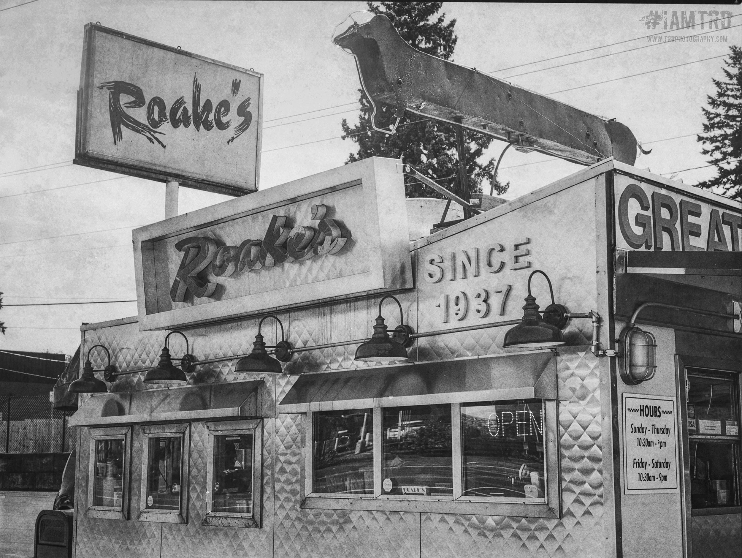 Roake's Diner PDX - Portland, Oregon
Kodak Tri X Film Photography
Photographer Ricky Davis of TRD Photography
