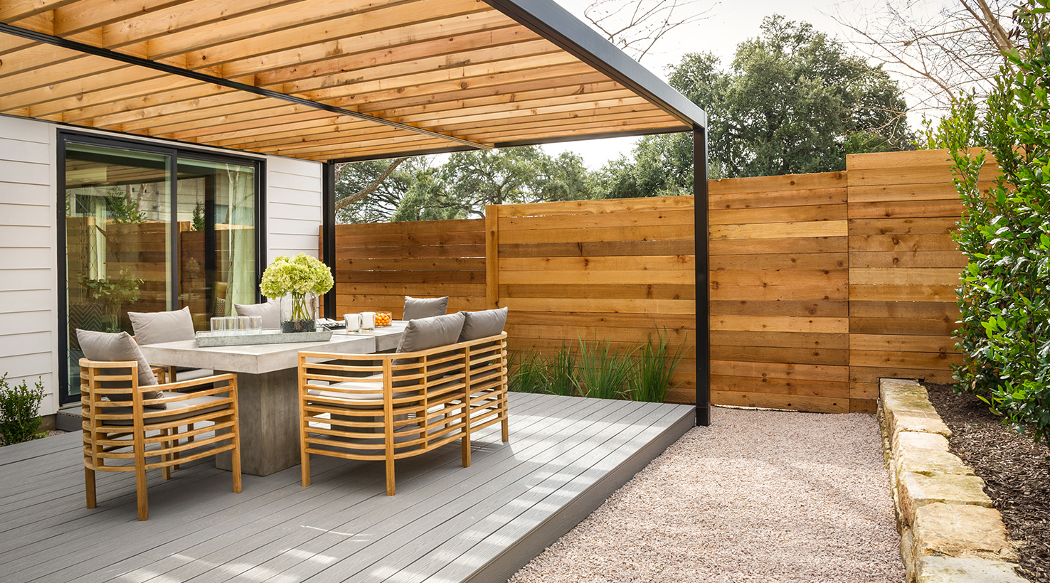 hgtvsh15-deck.jpg