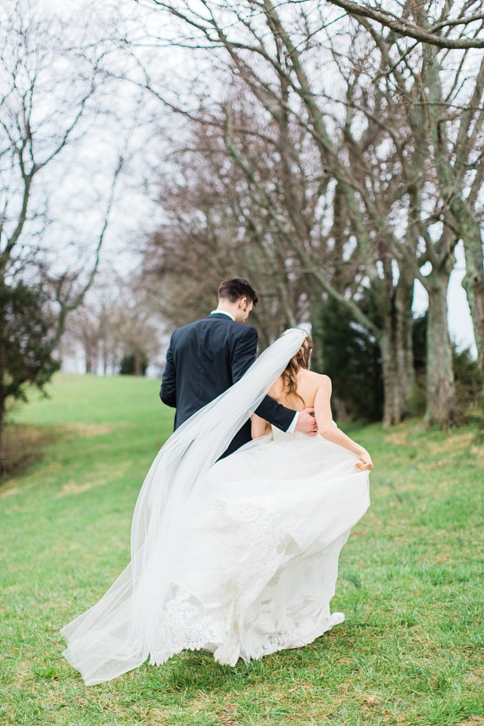 SarahSidwellPhotography_brideandgroomsfirstlookatMintSpringsFarminNolensvilleTennessee_Nashvilleweddingphotographer_0379.jpeg