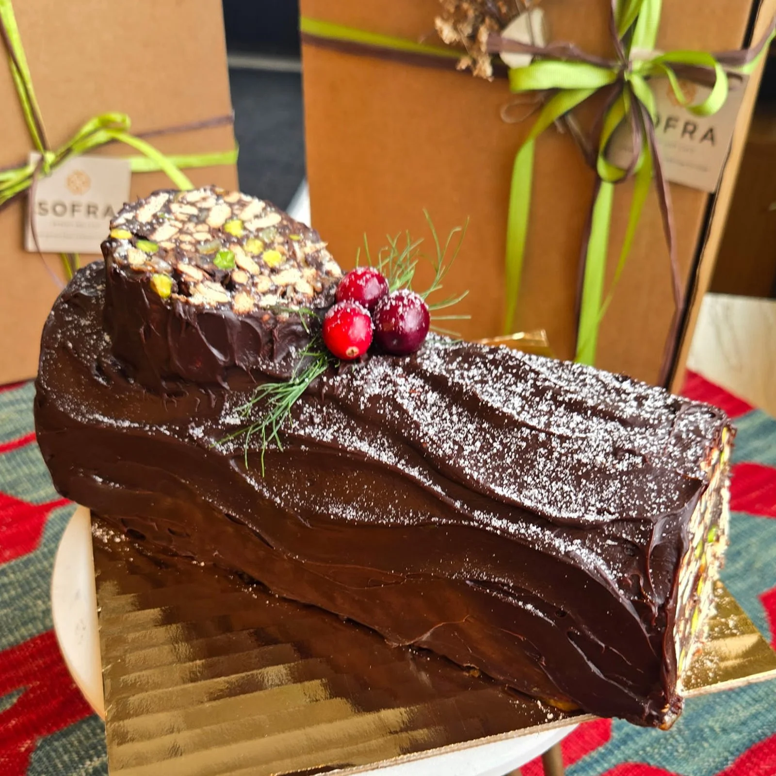 Mosaic_Cake_1x1.jpg