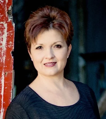 Private Sessions with Shelly Wilson