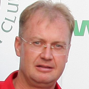 Tomaž Gornik Marand Tomaž Gornik je direktor in soustanovitelj podjetje Marand. Tomaž je diplomiral na Fakulteti za računalništvo in informatiko. Od leta 1989 v Marandu vodi razvoj softverskih rešitev s fokusom na zdravstvu in telekomunikacijah. Redno je vabljen kot predavatelj na mednarodne konference, med drugim bo nastopil na konferenci Health 2.0 Europe 10.11. v Londonu. Uvodnik - pozdrav