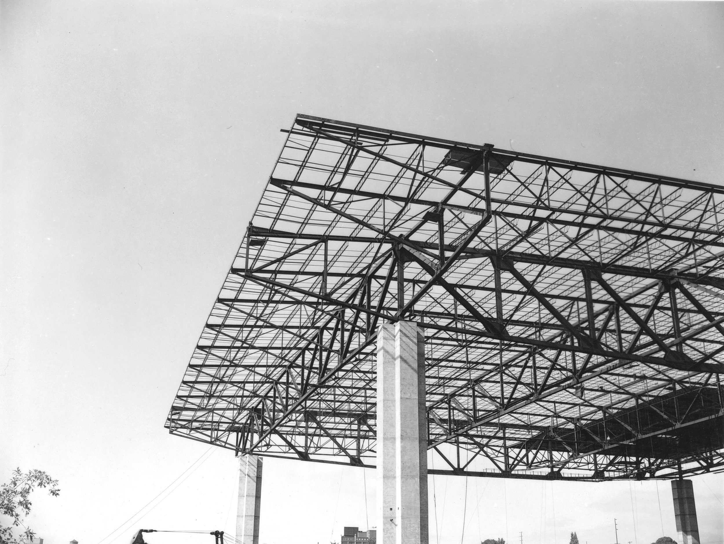 Veterans_Memorial_Coliseum_construction_(3) (1).JPG