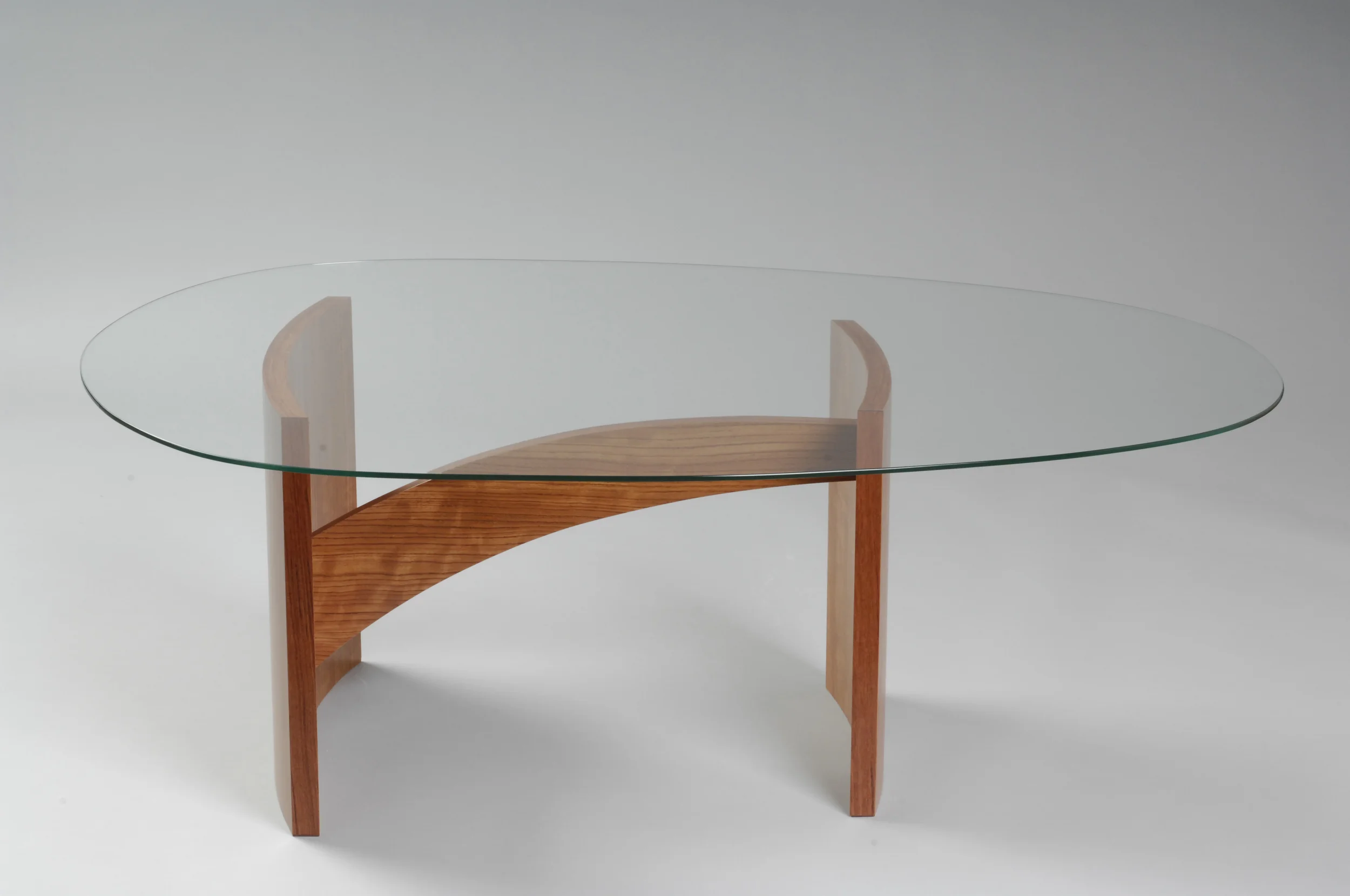 Dans table.jpg