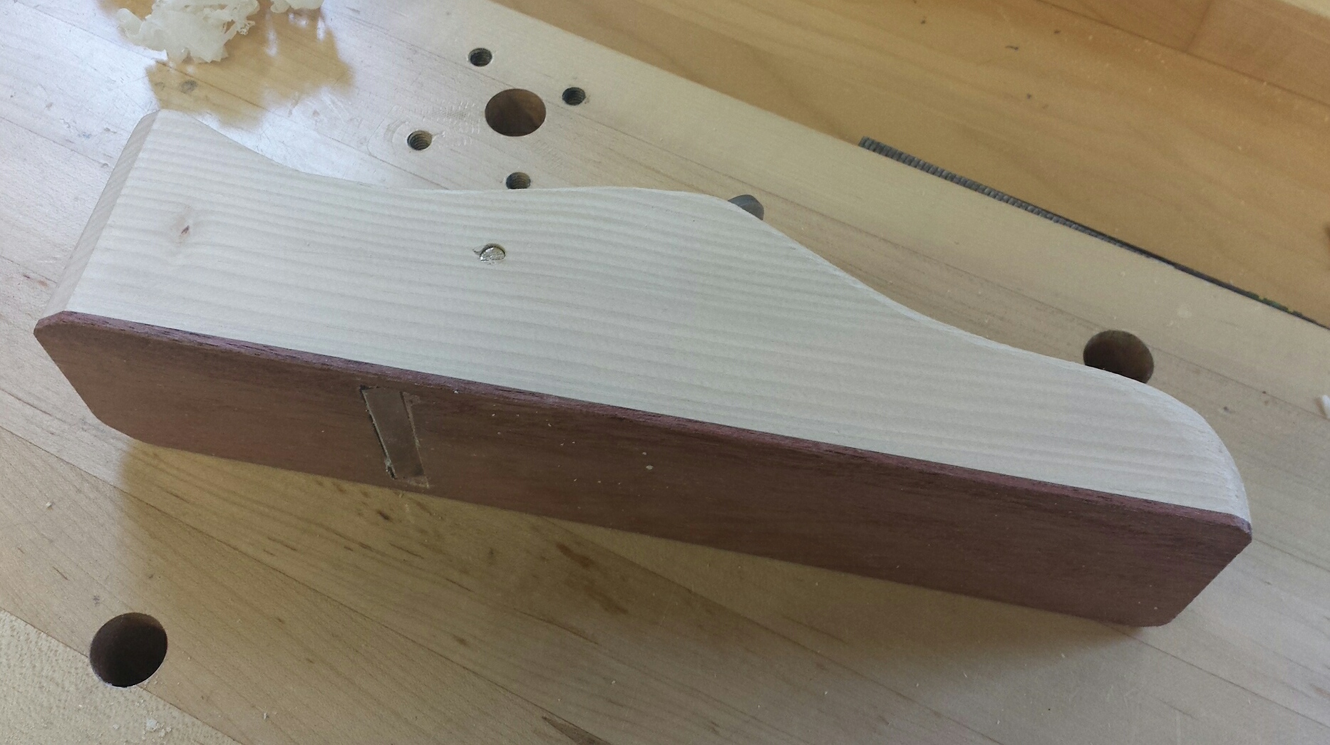 I apologize for the poor photo quality...here you see the bubinga sole.