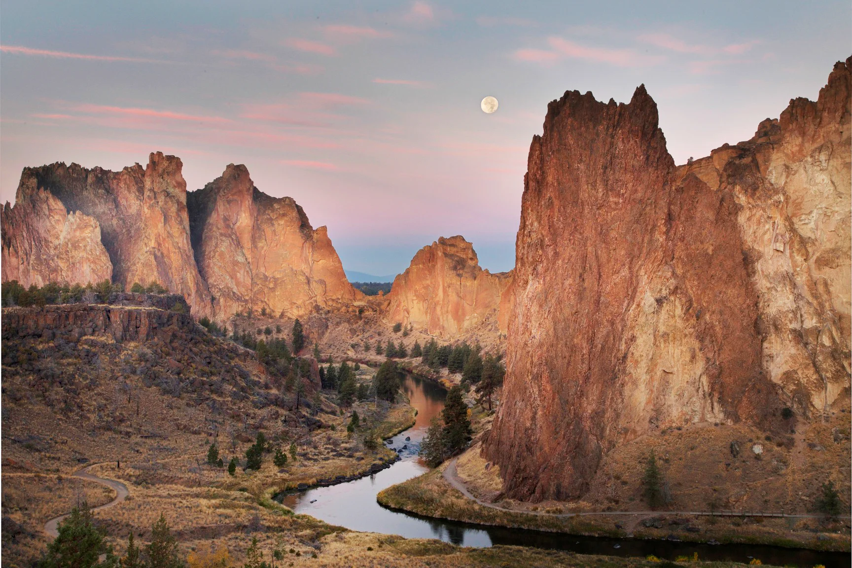 Smith Rocks Moon.jpg